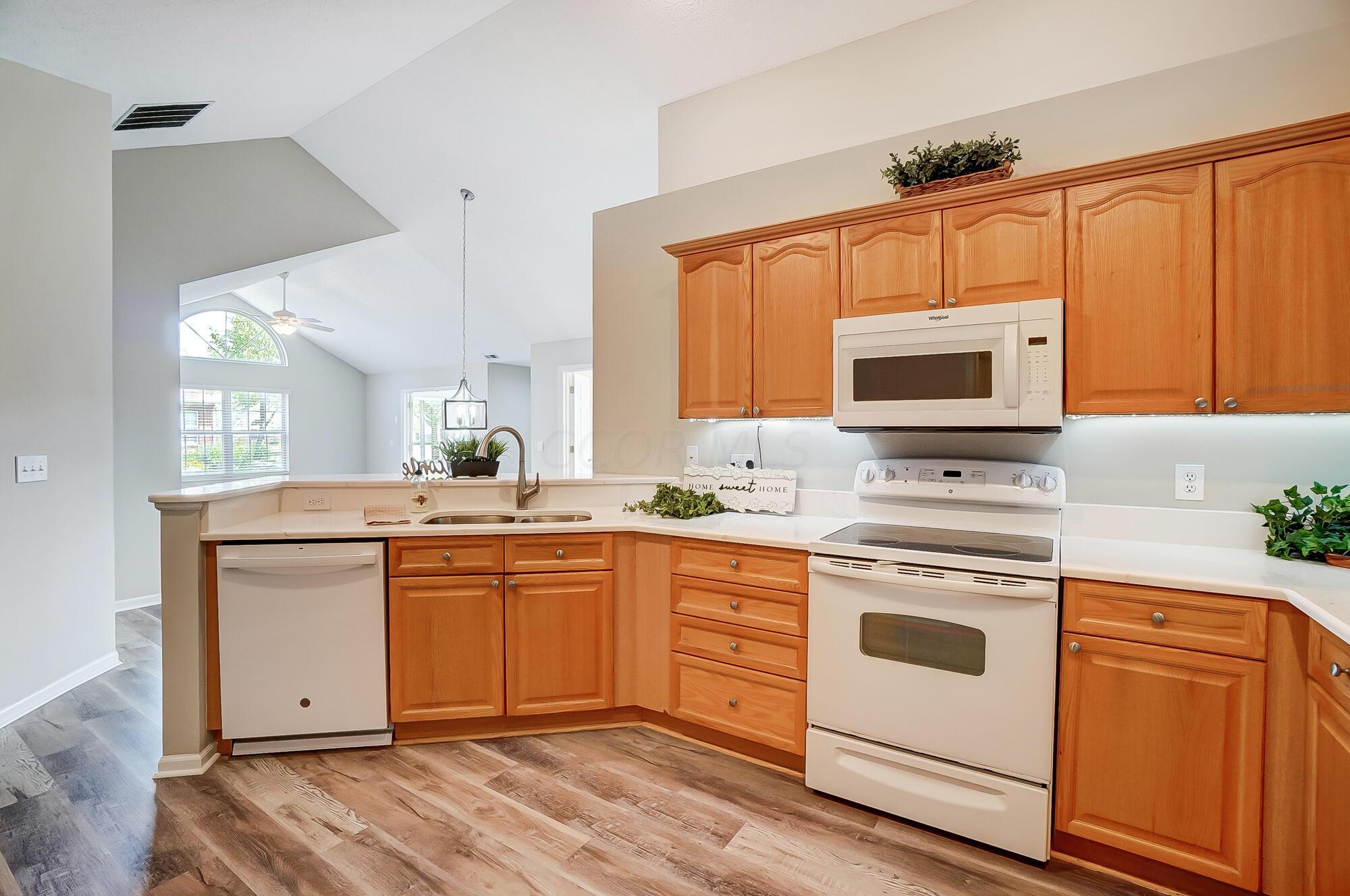 4645 Wenham Park, 12