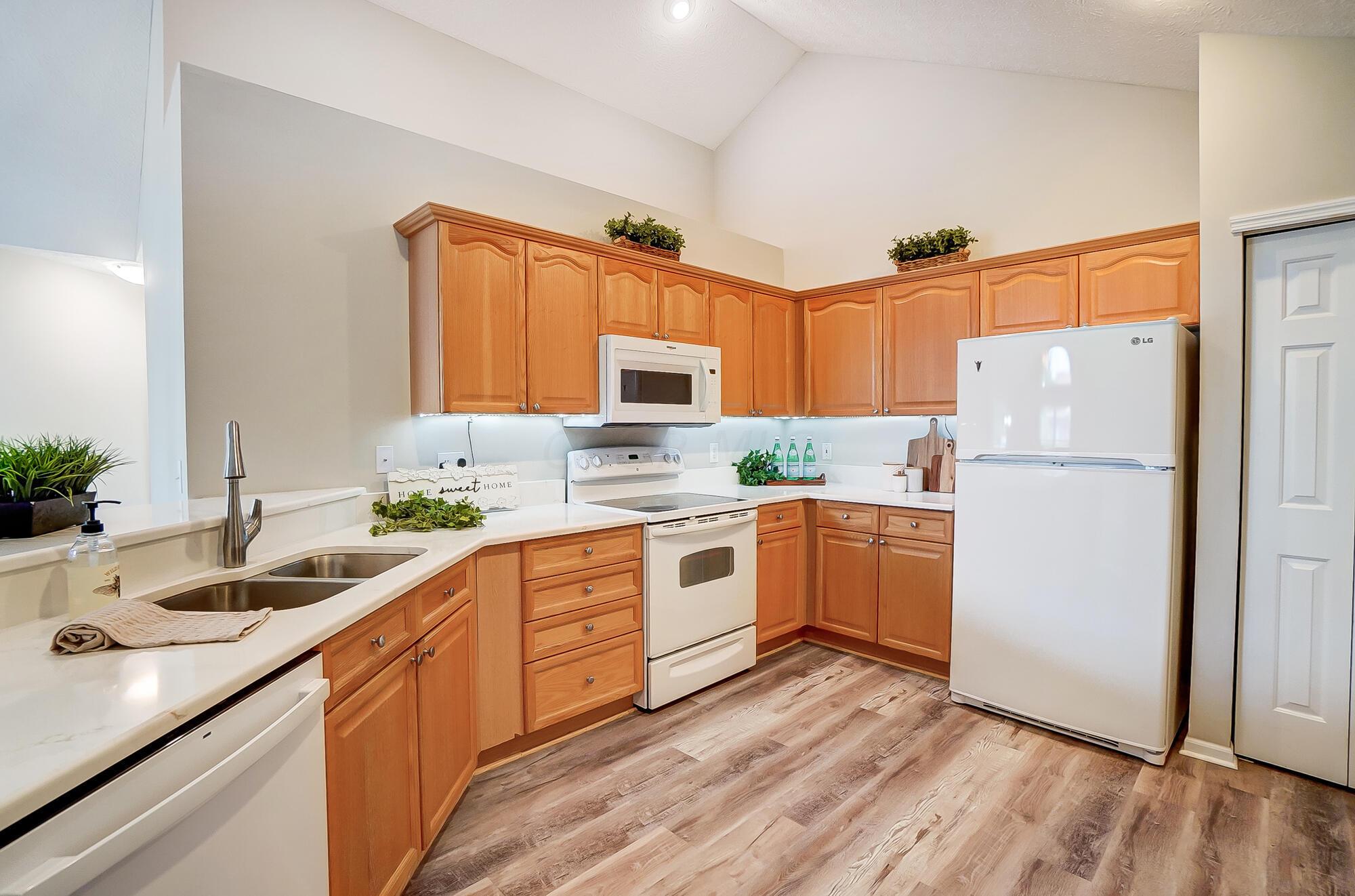 4645 Wenham Park, 12