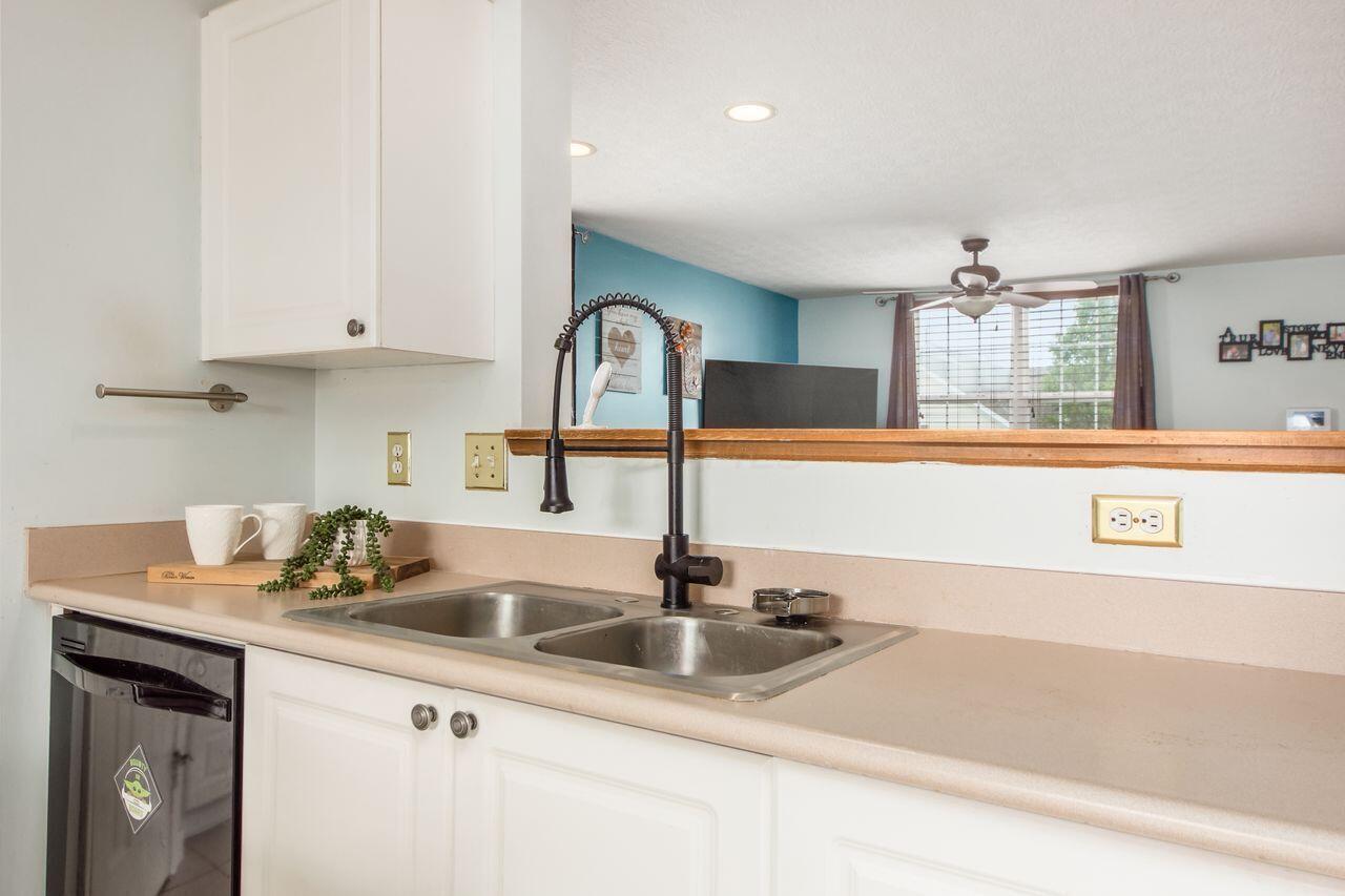 7215 Colonial Affair Drive, 12