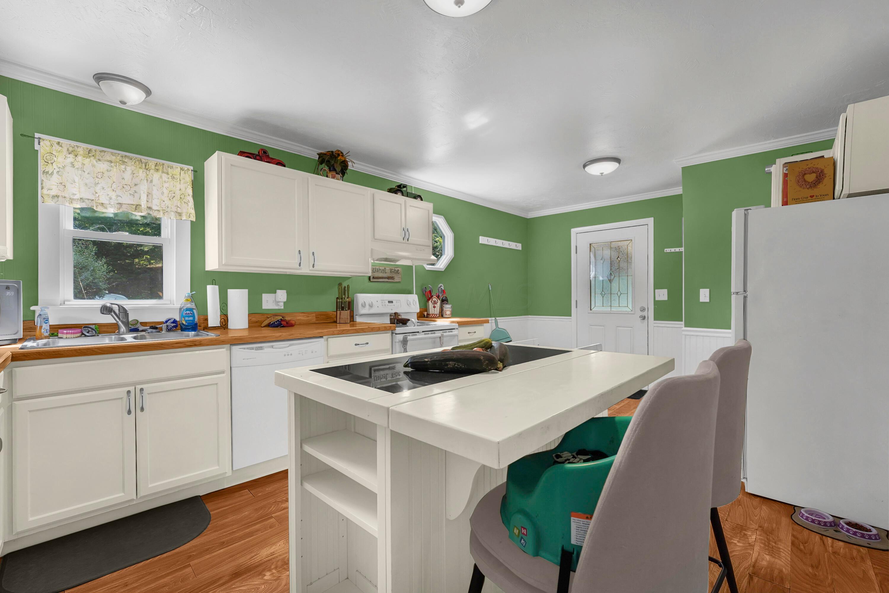 5126 Township Road 225 SE