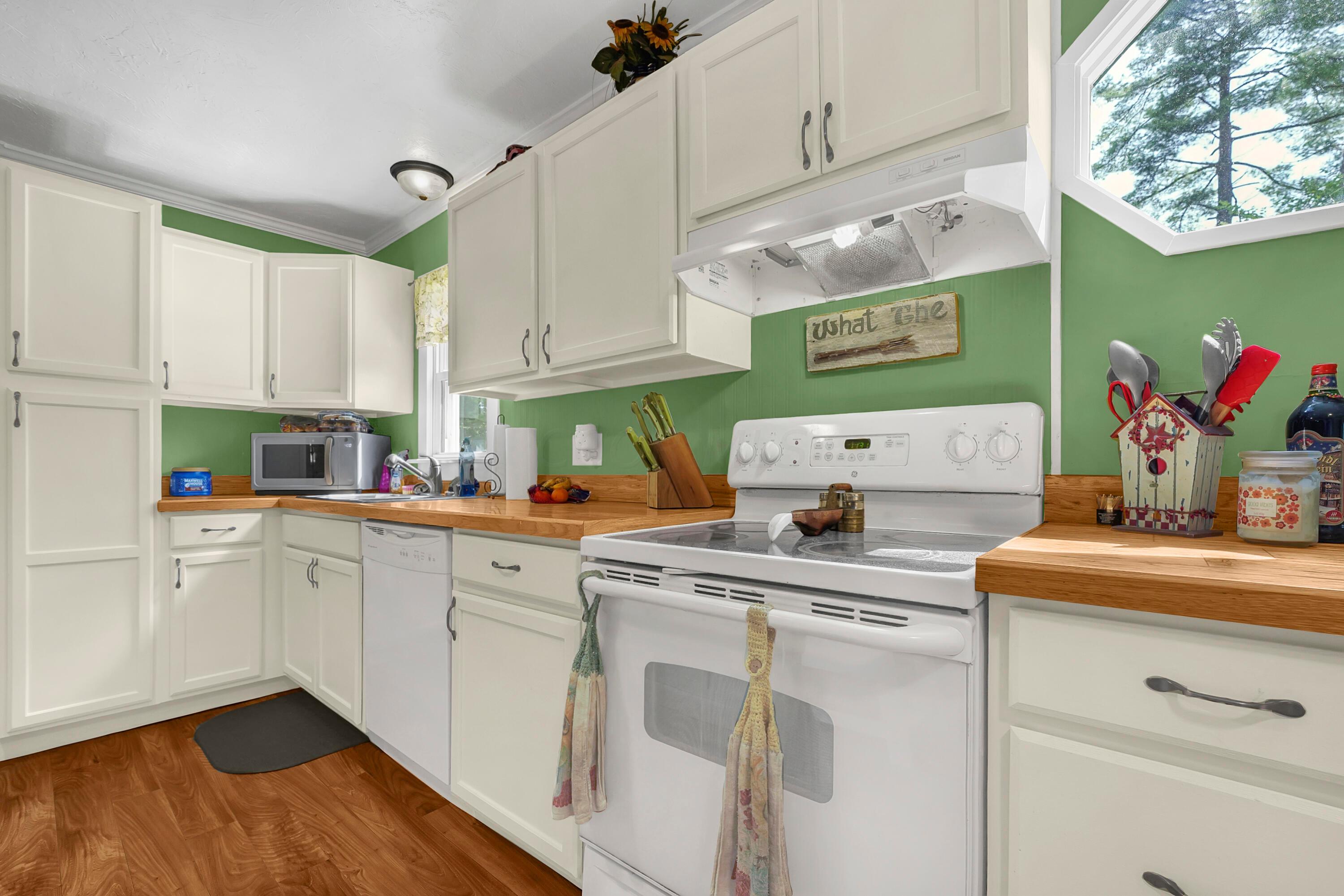 5126 Township Road 225 SE