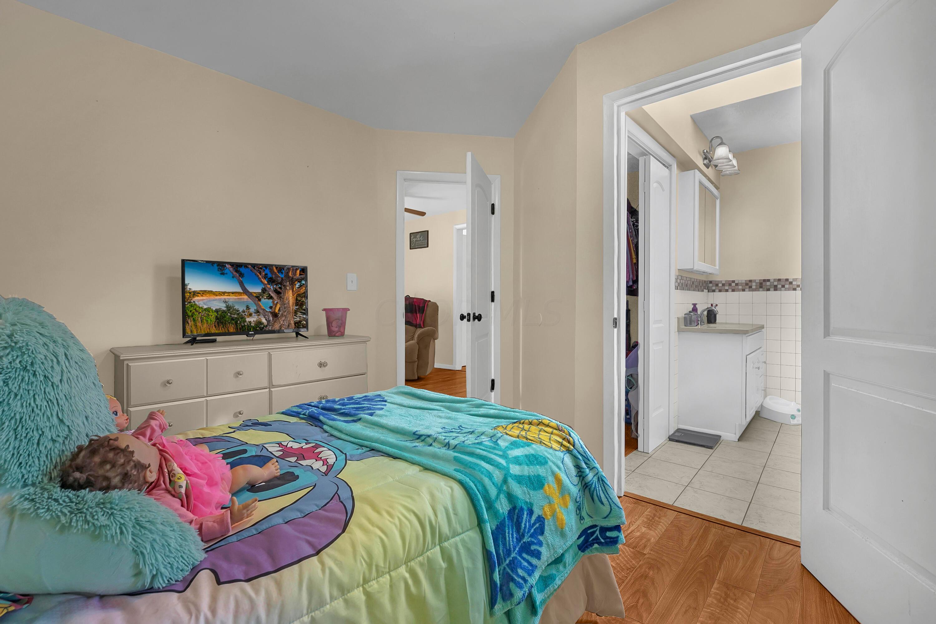 5126 Township Road 225 SE