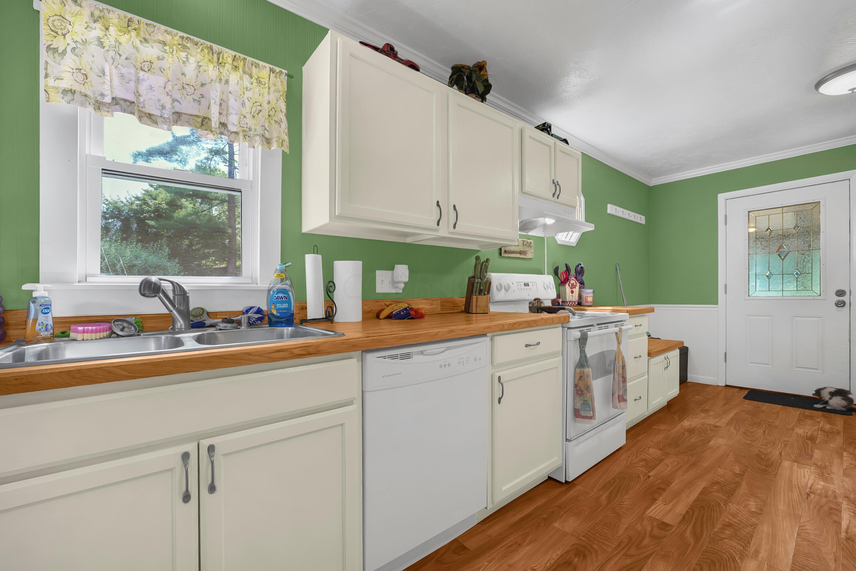 5126 Township Road 225 SE