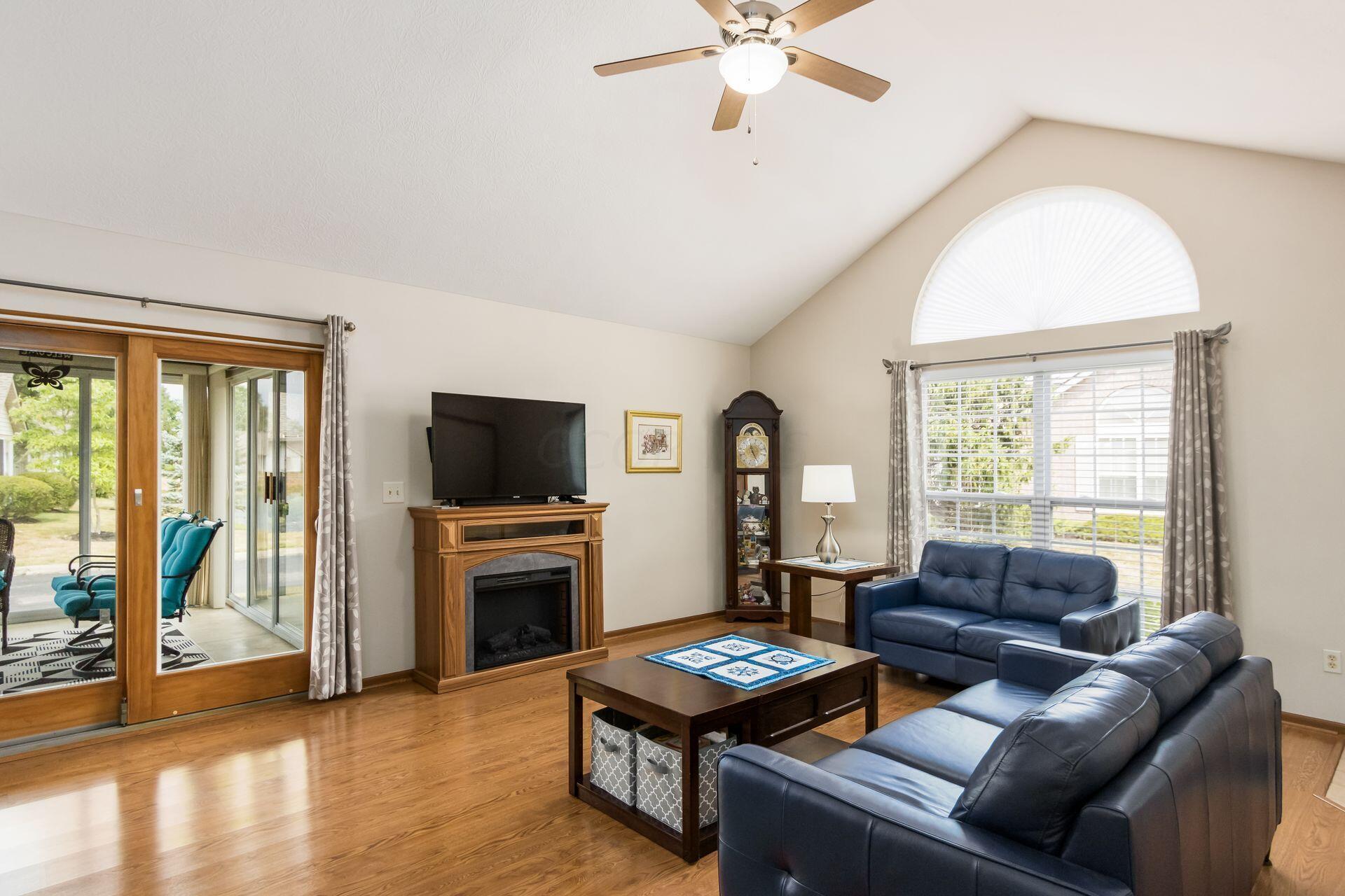 1248 Amberlea Drive E, 18