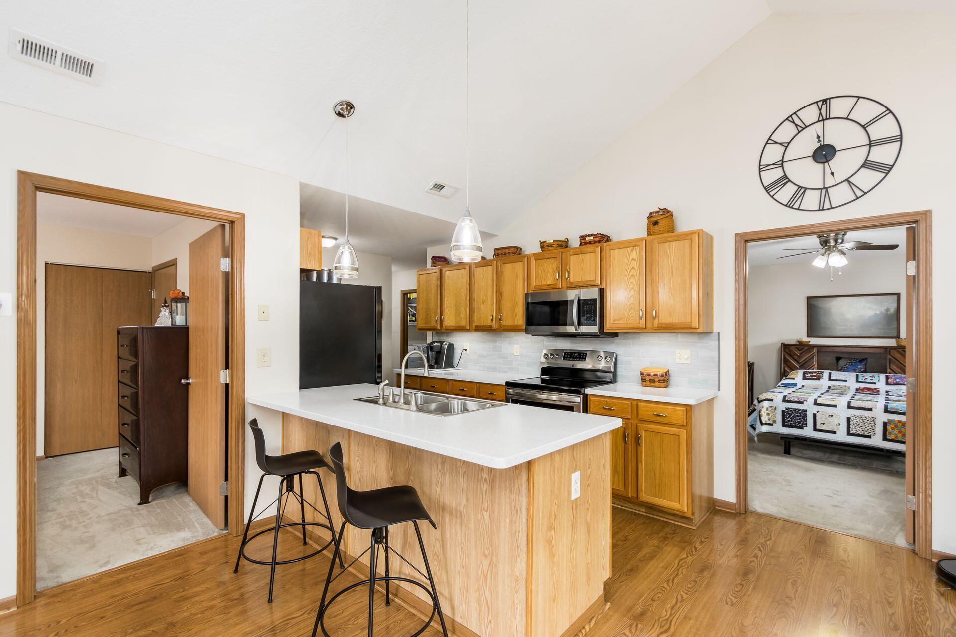 1248 Amberlea Drive E, 18