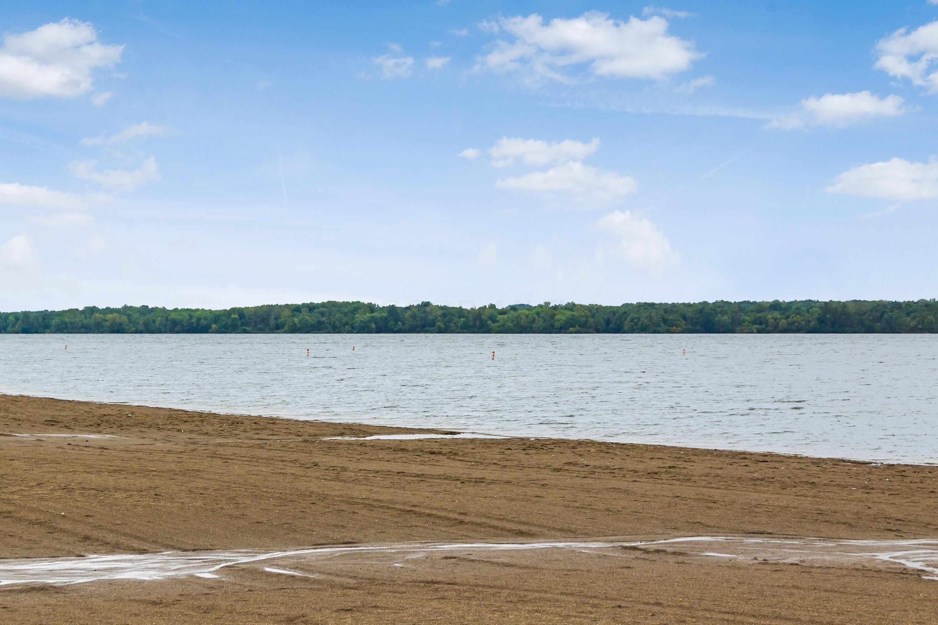 5809 Burnett Drive N