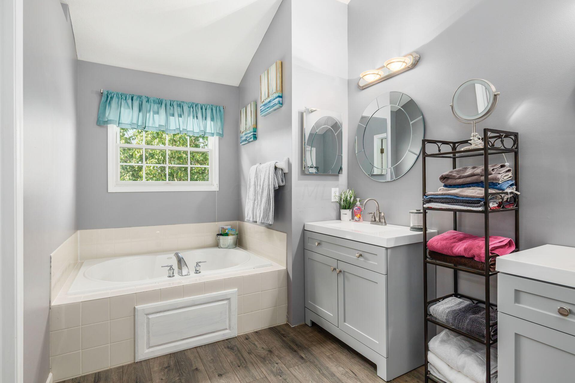 5809 Burnett Drive N