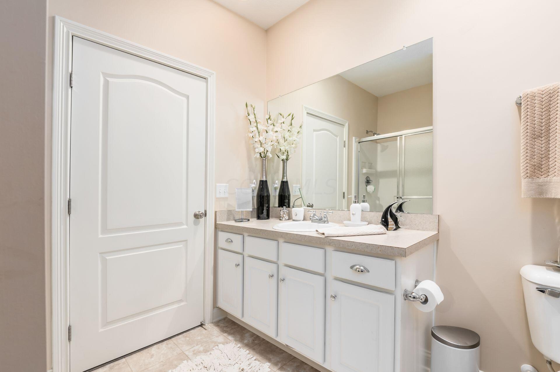 5640 Albany Reserve Drive