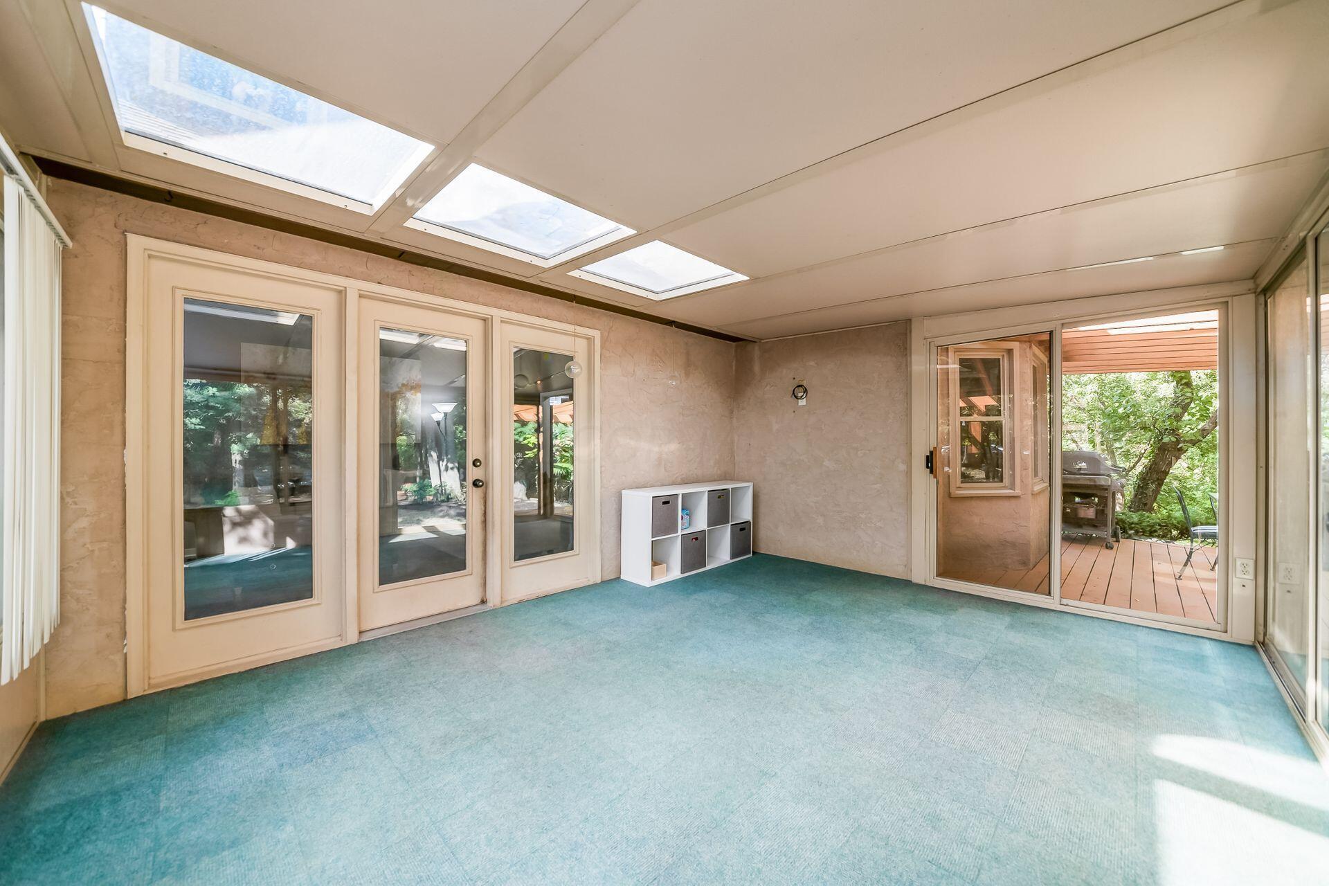 962 Sunlight Court