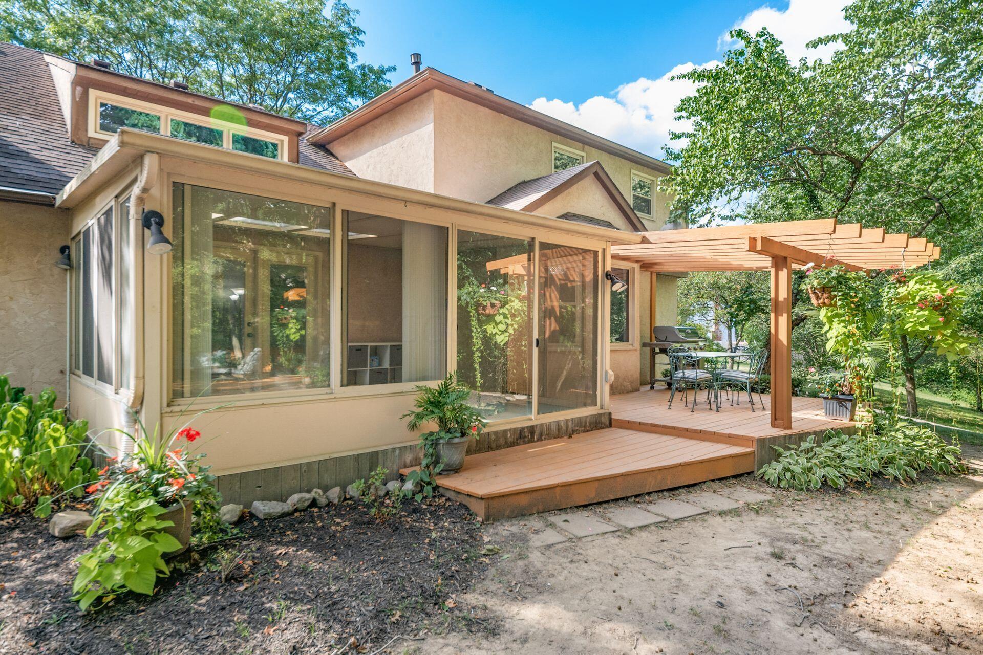 962 Sunlight Court