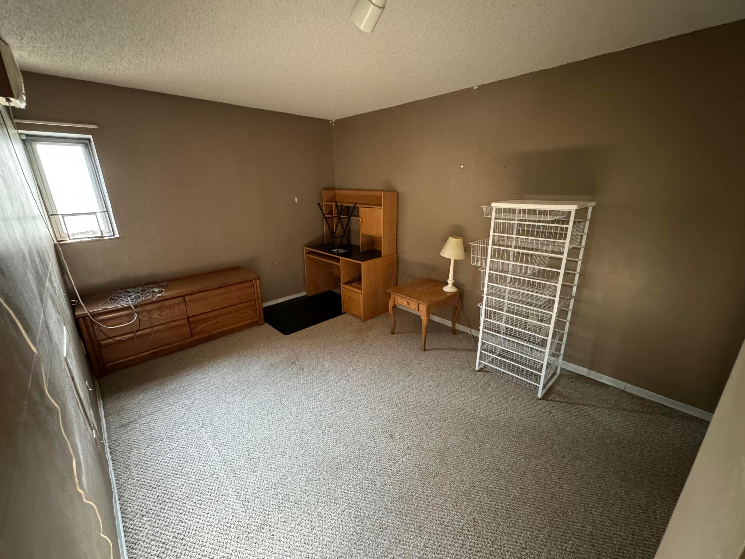 364 W Lane Avenue, 317