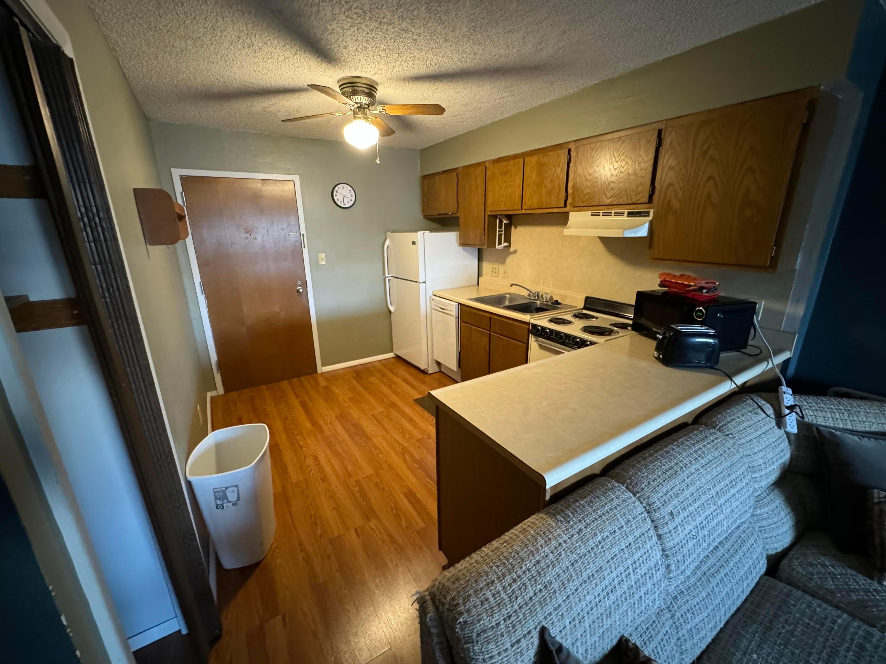 364 W Lane Avenue, 317