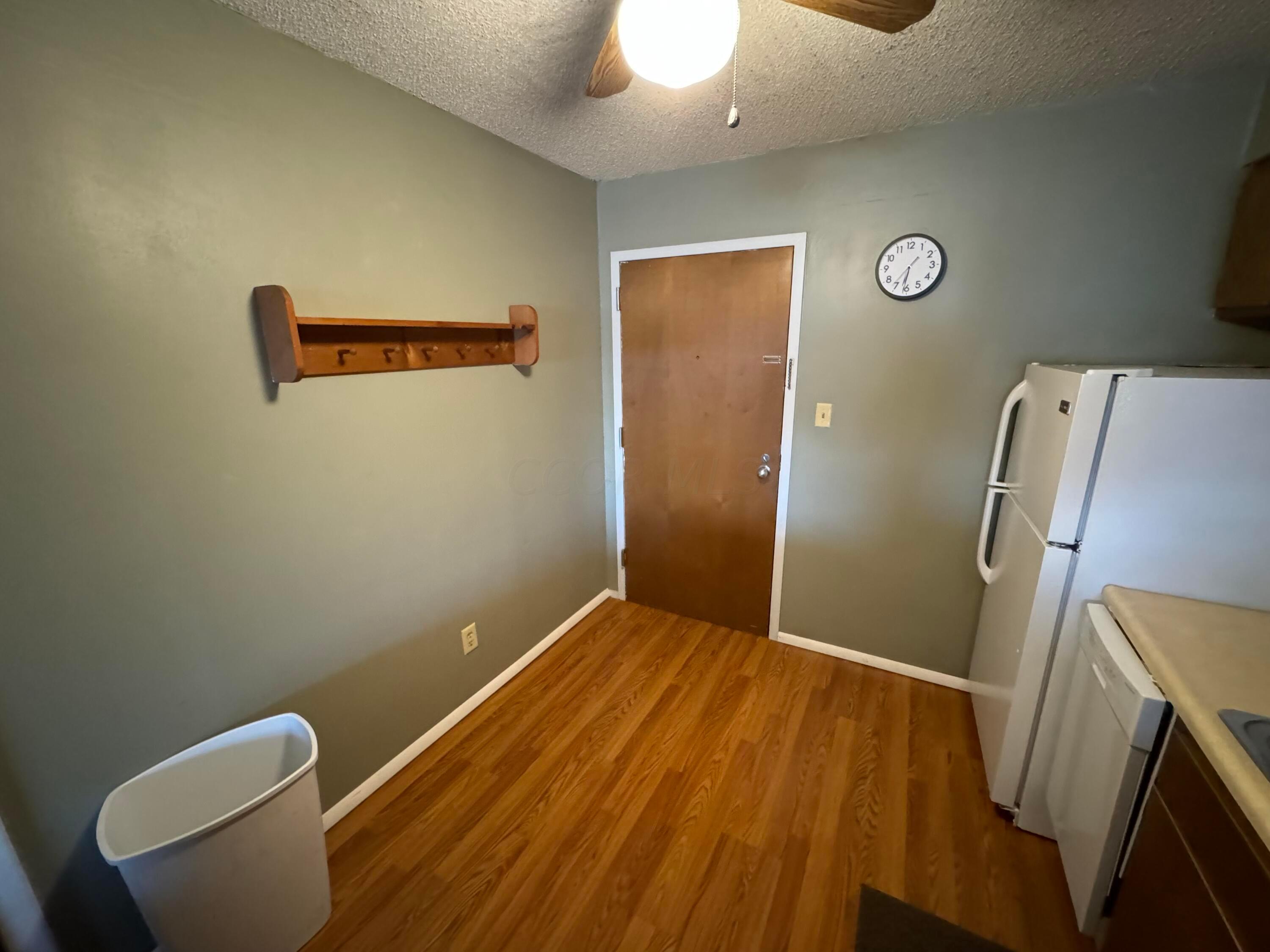 364 W Lane Avenue, 317