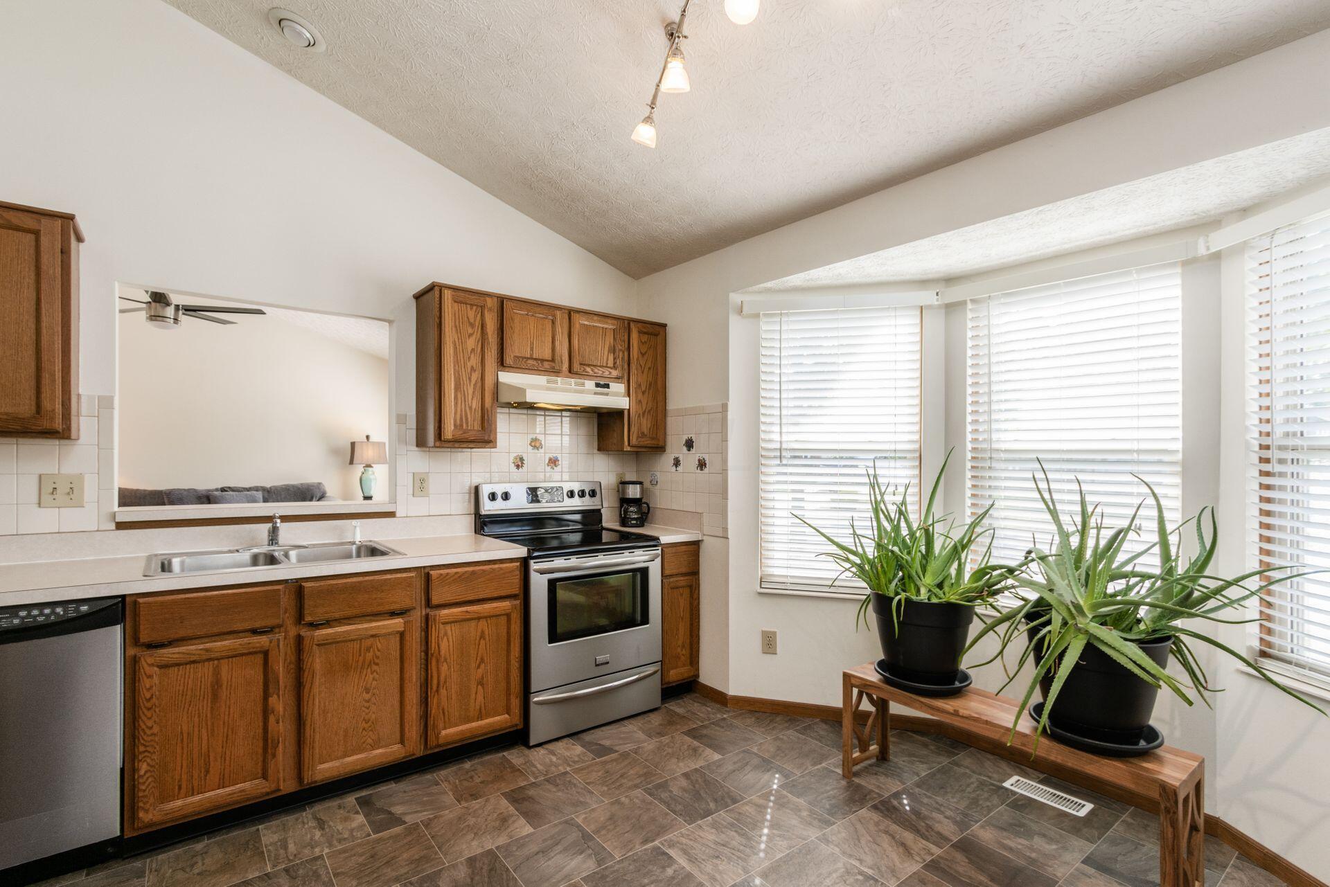 1375 Meadowbank Drive