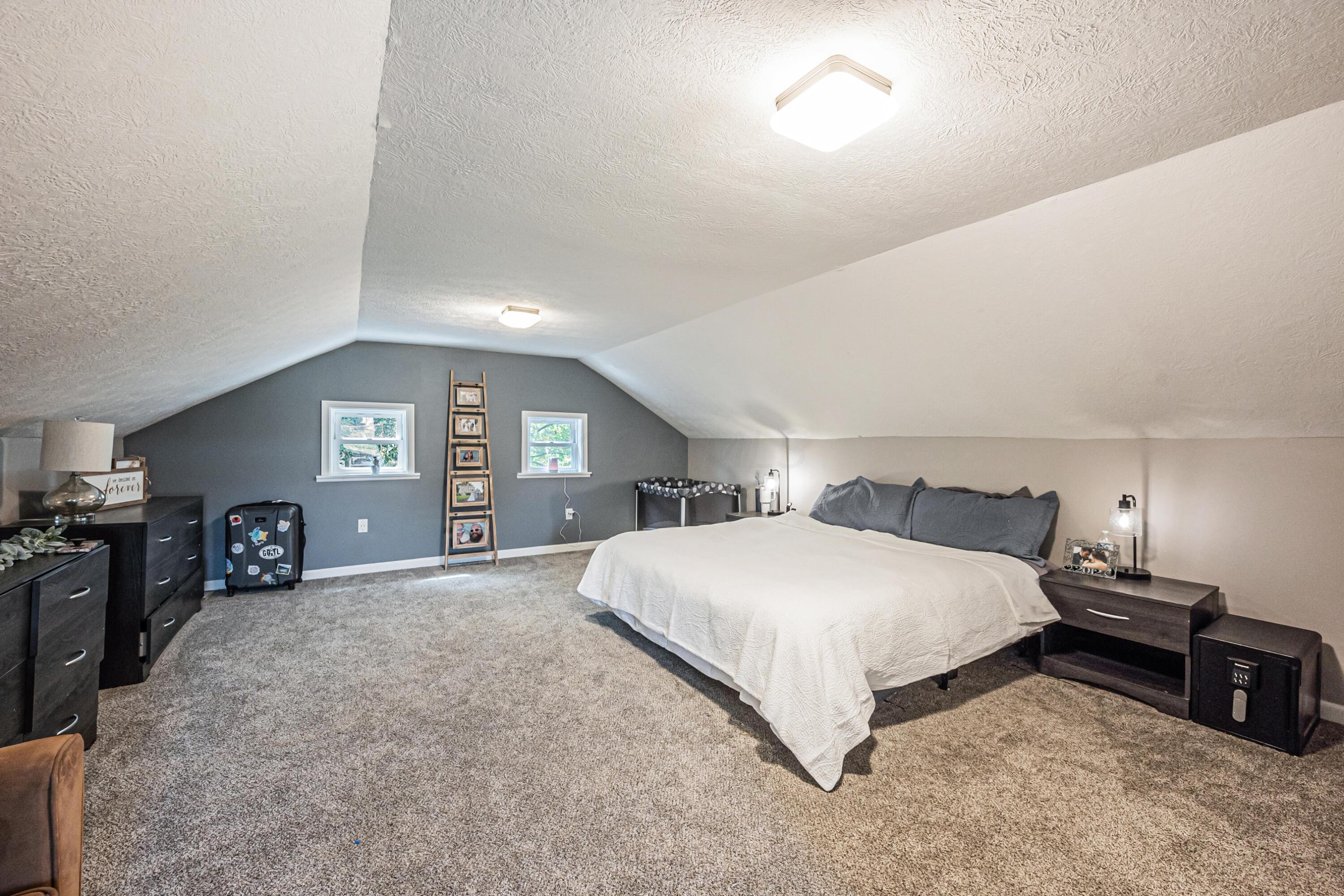 1960 Rich Hill Road