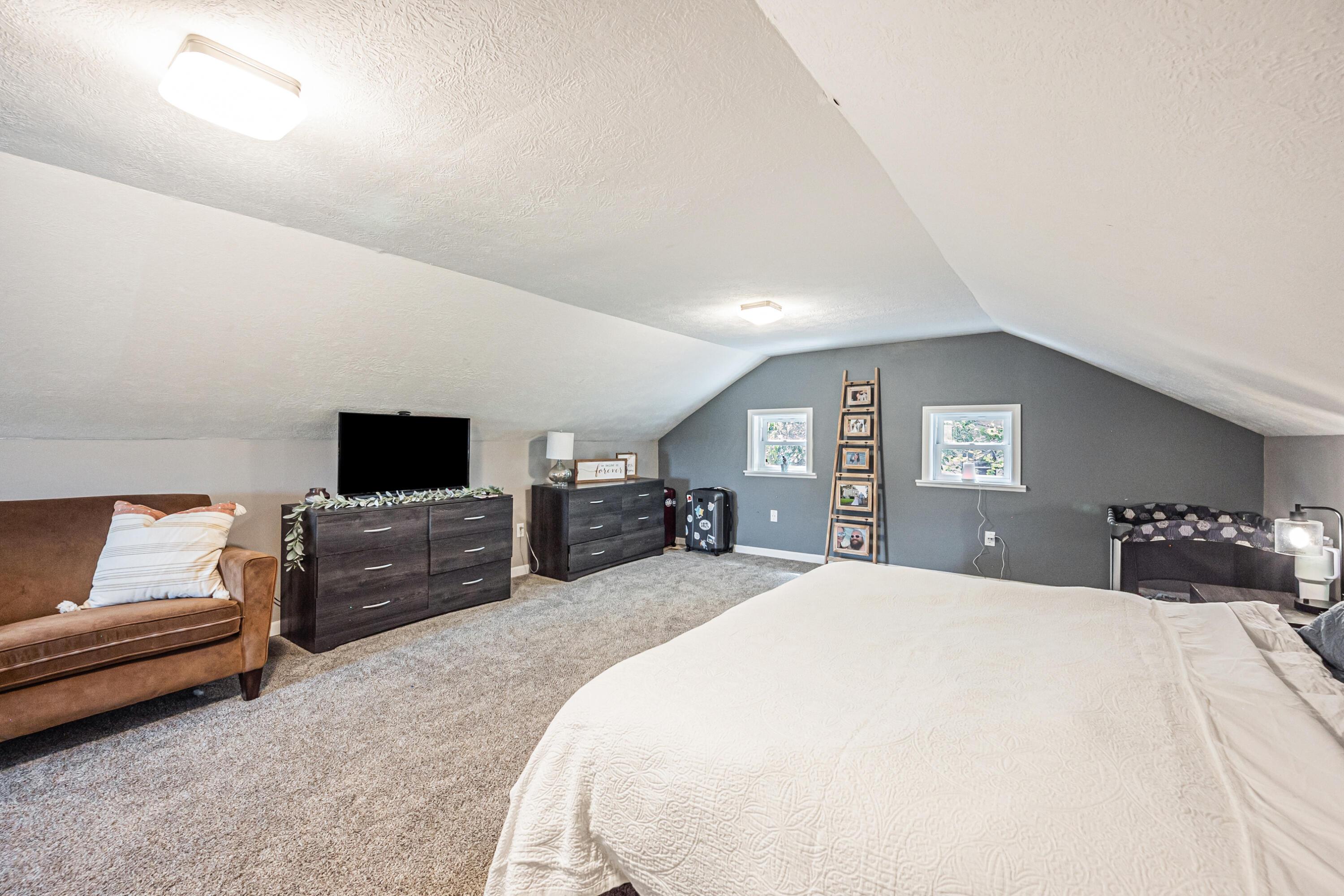 1960 Rich Hill Road