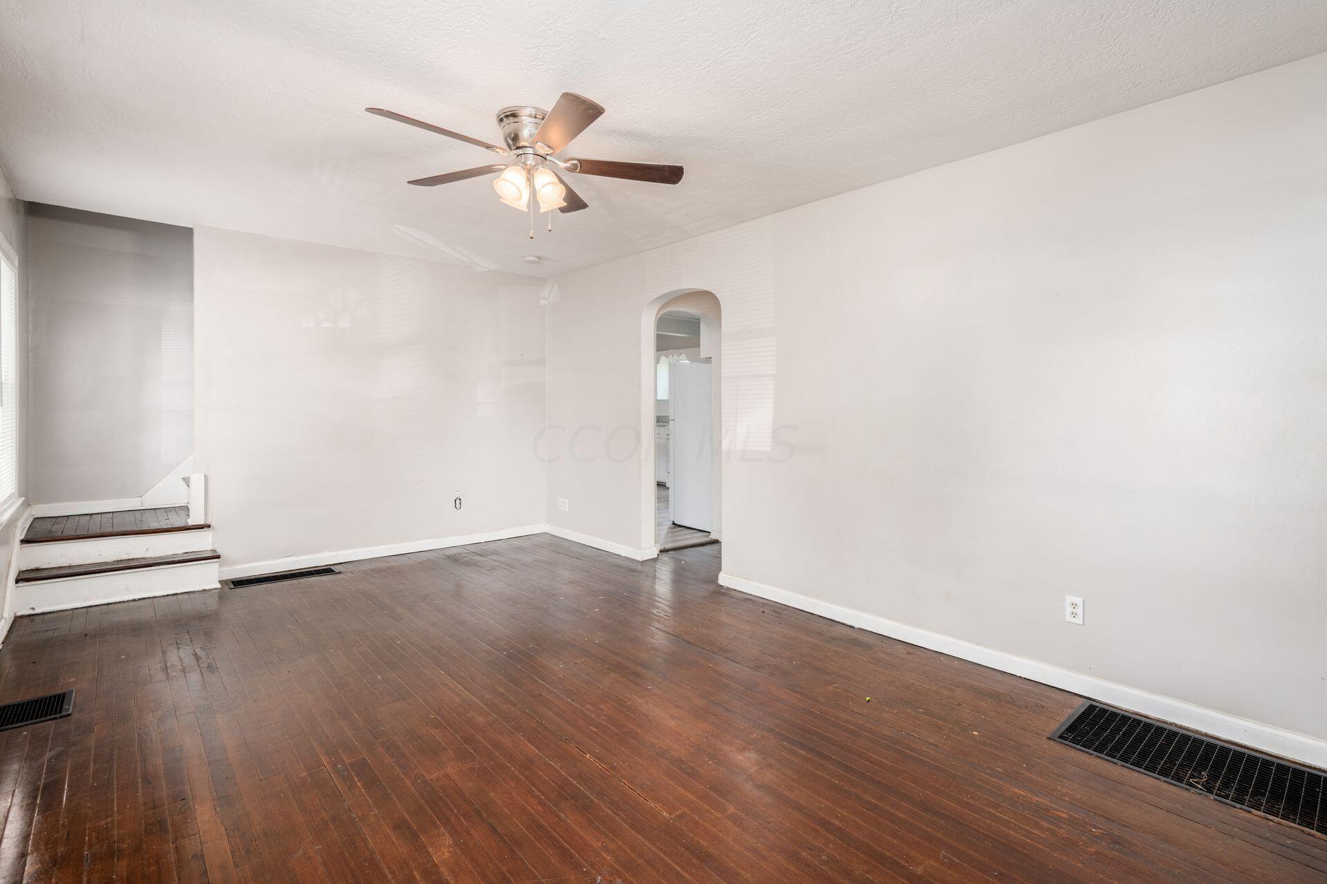 894 Binns Boulevard