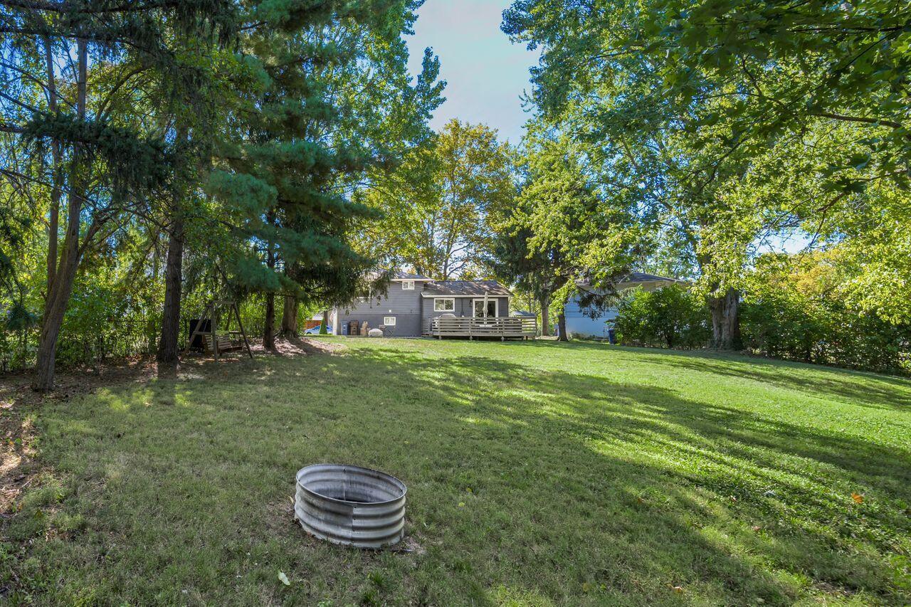 6467 Montford Road W