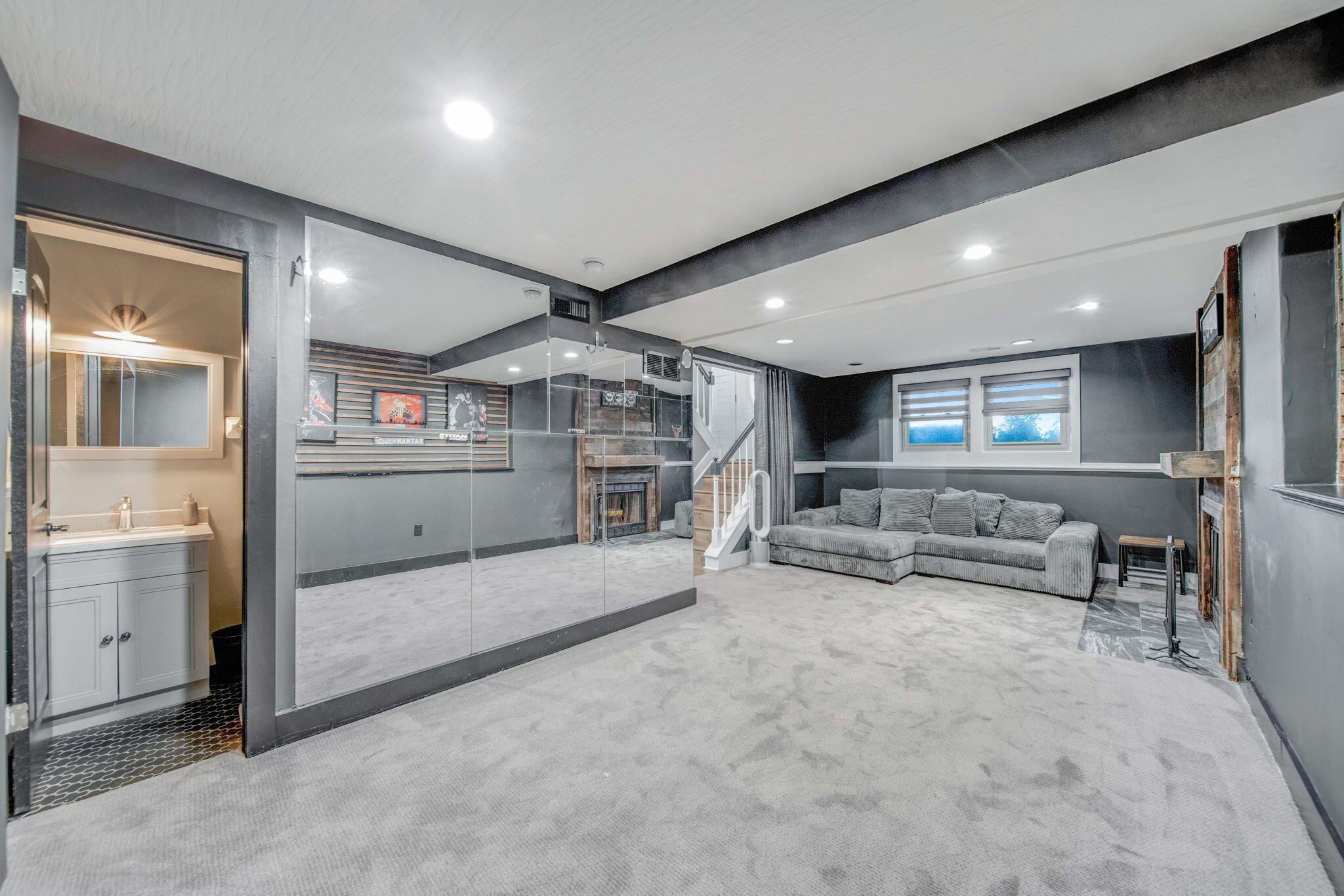 1843 Maroon Drive