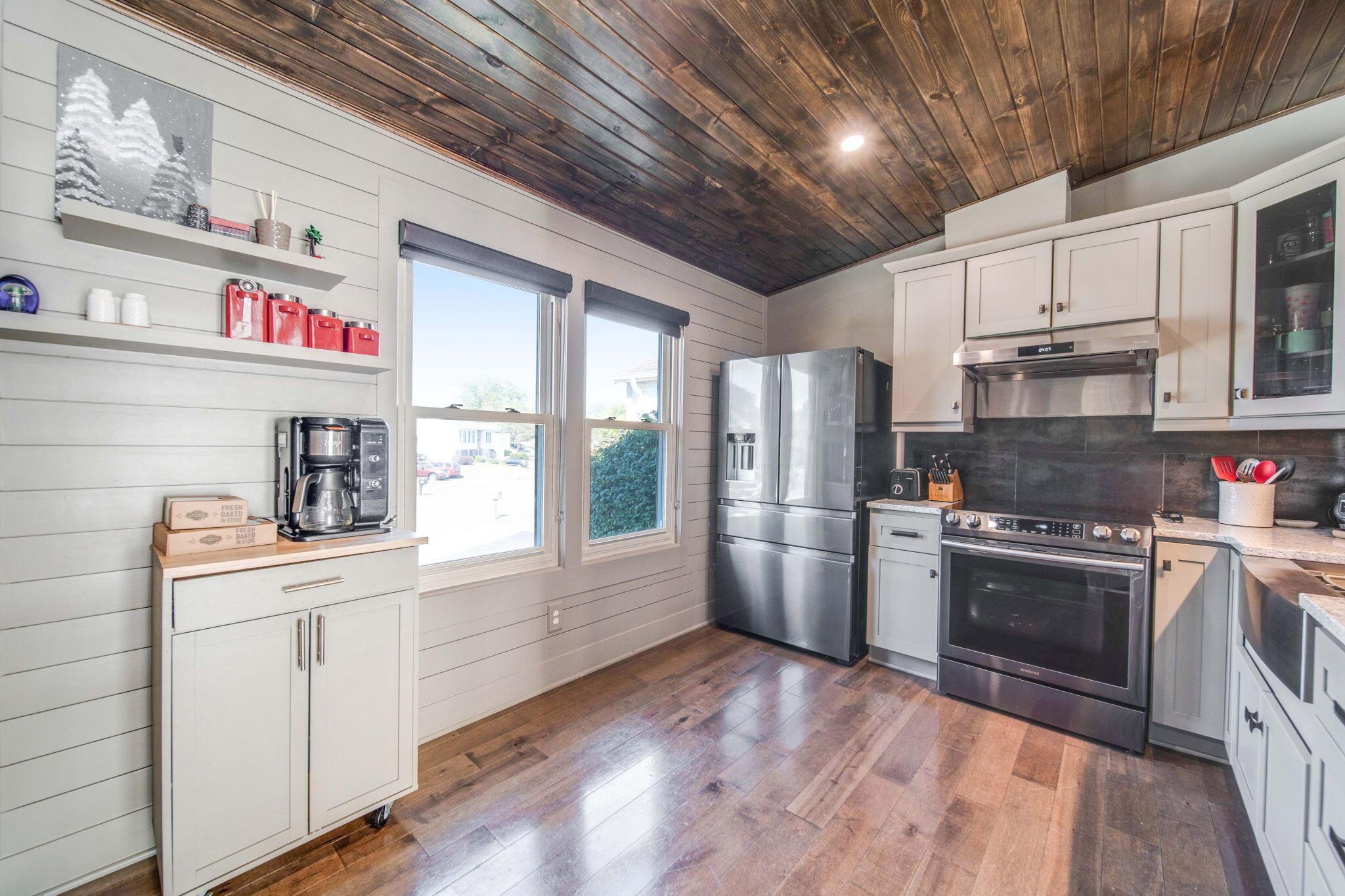 1843 Maroon Drive