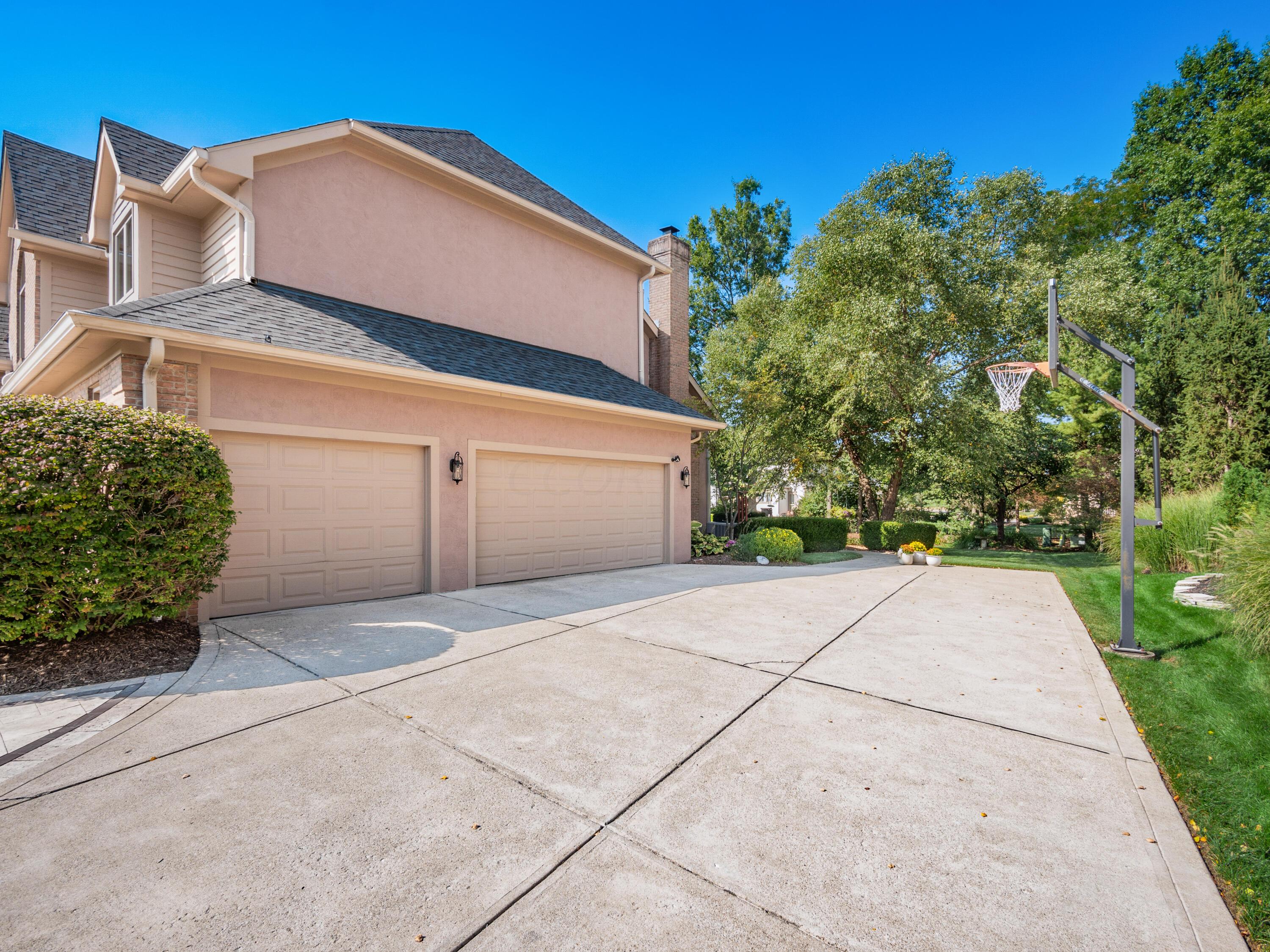 8455 Fallgold Lane