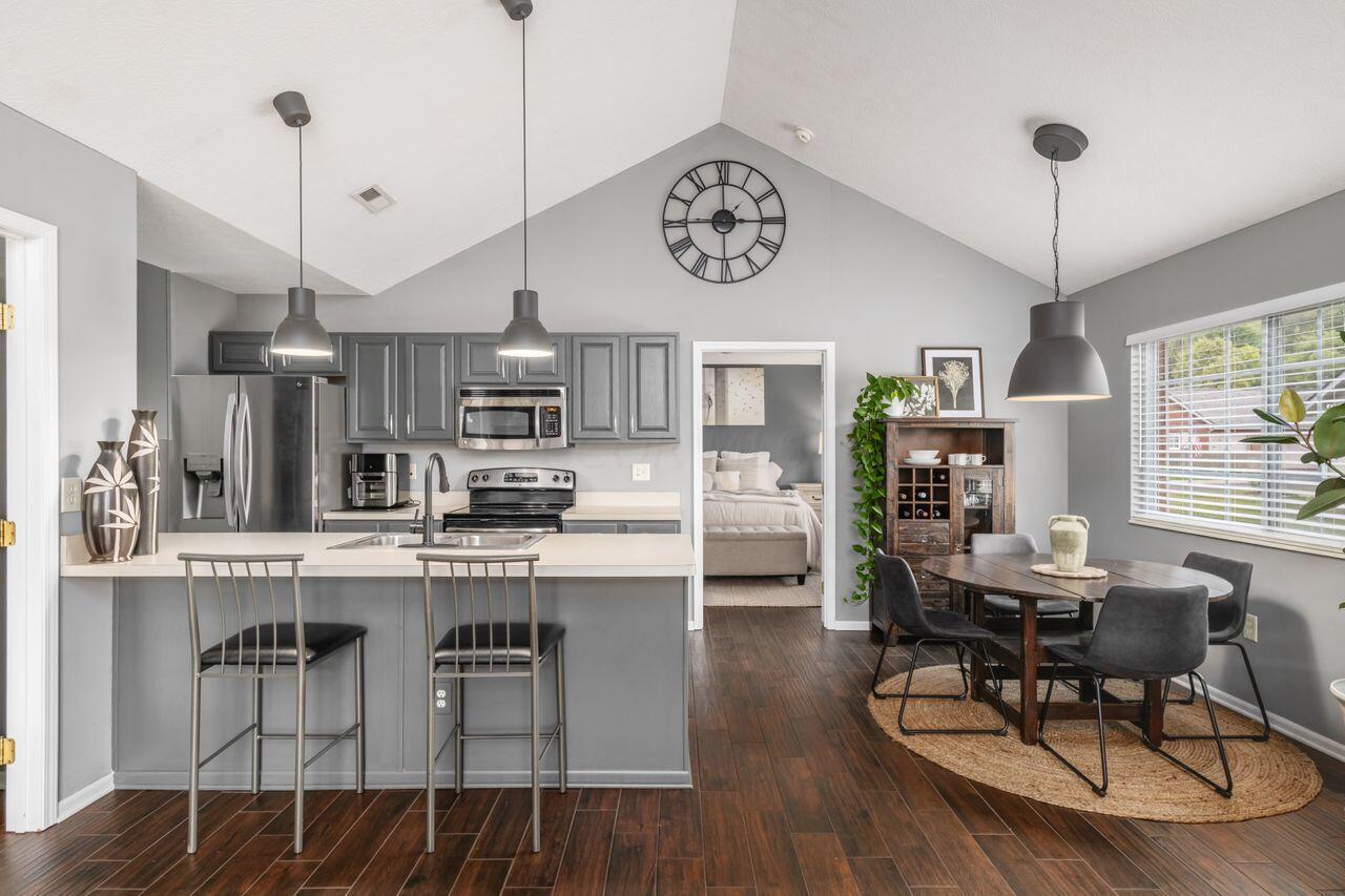 6847 Silverrock Drive, 24