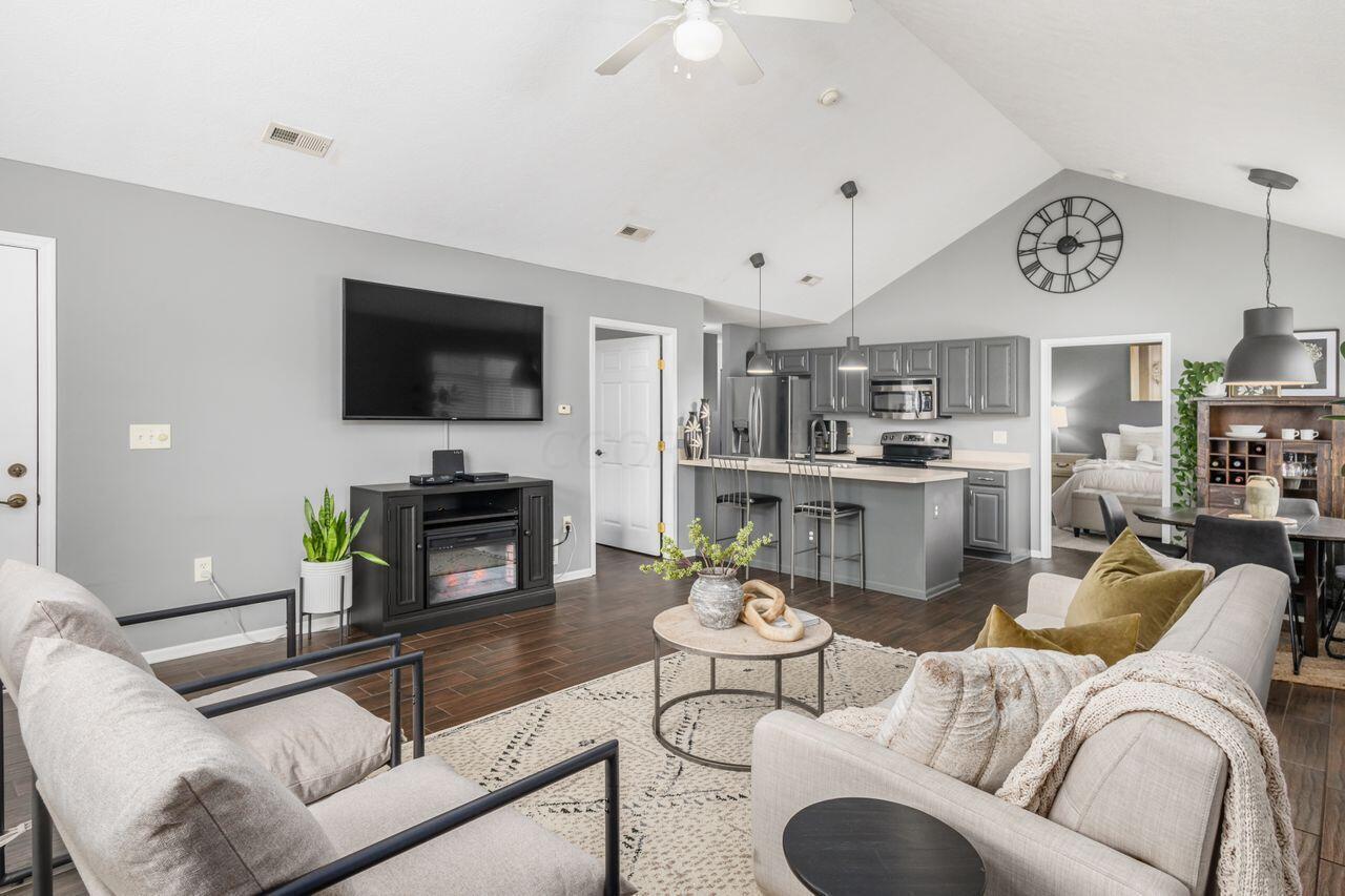 6847 Silverrock Drive, 24