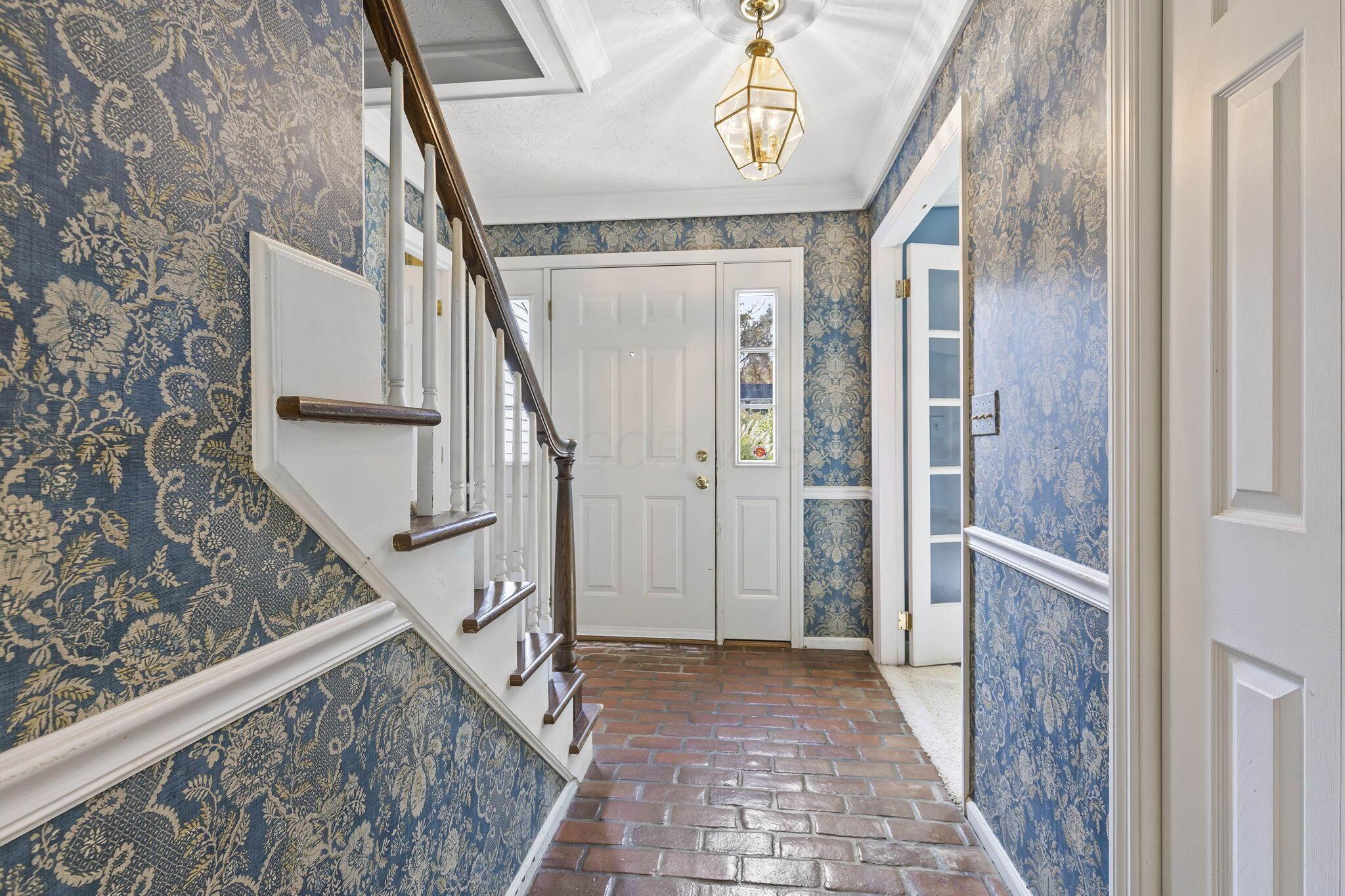 994 Autumn Lake Court