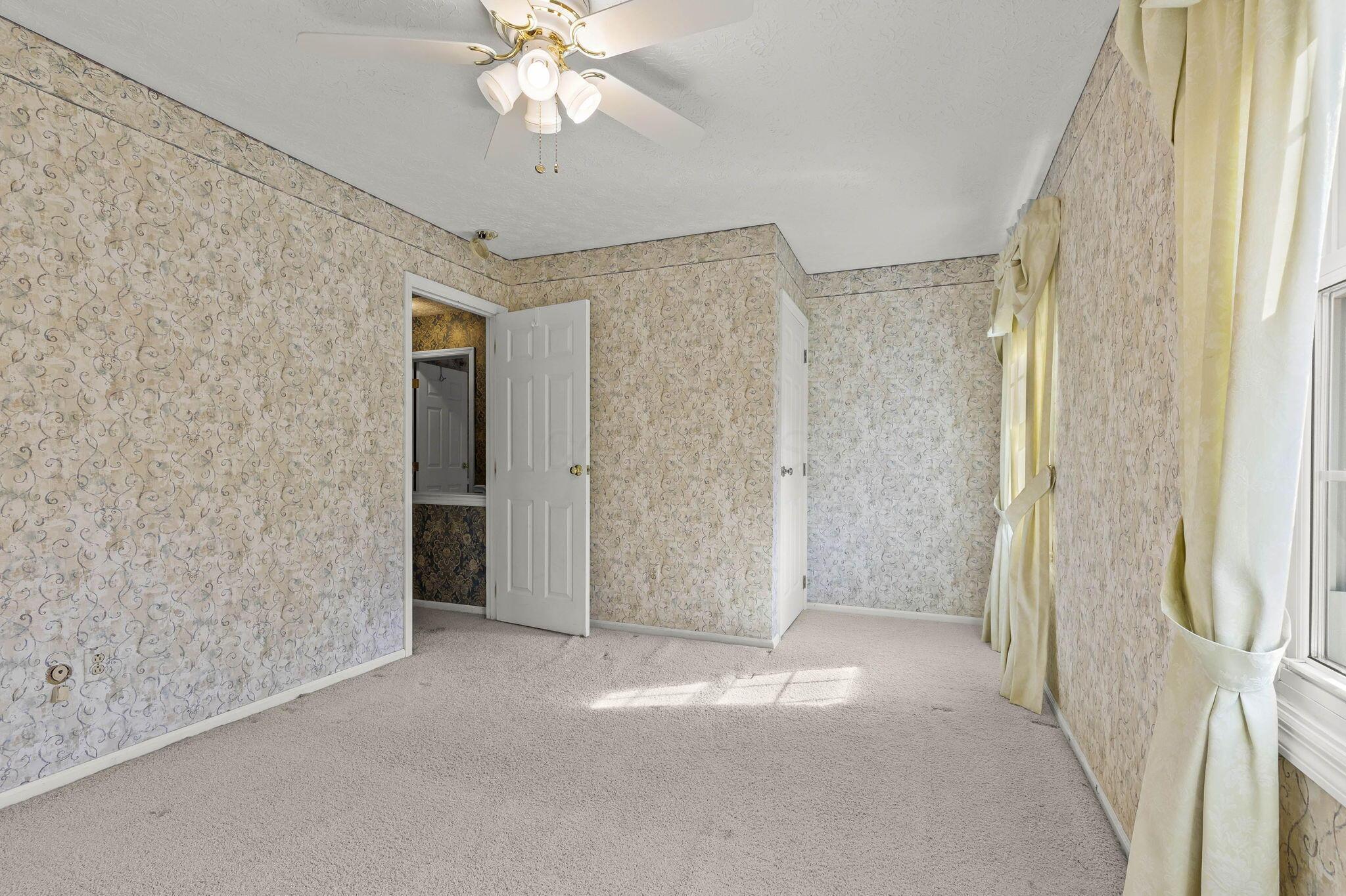 994 Autumn Lake Court