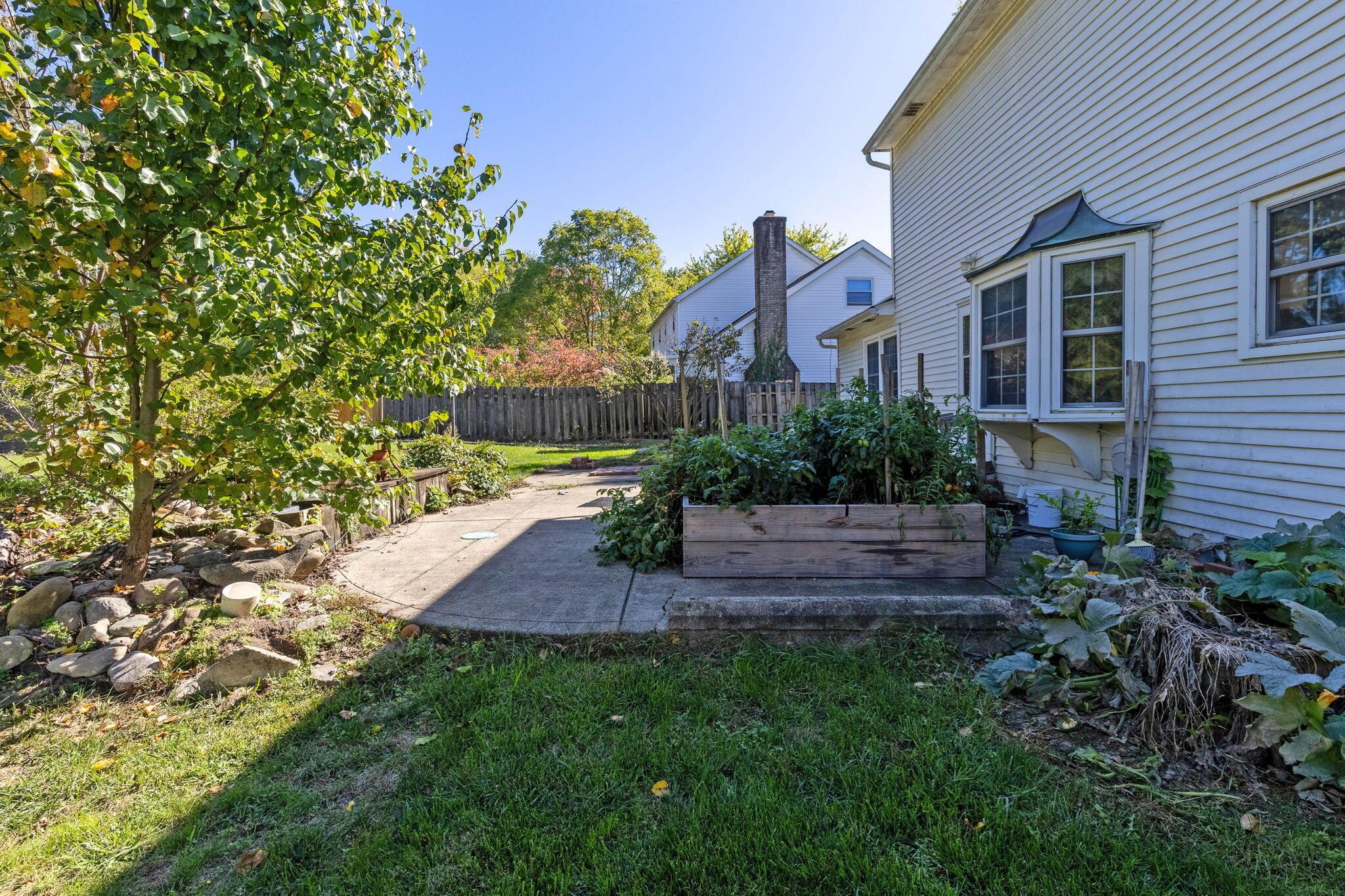 994 Autumn Lake Court