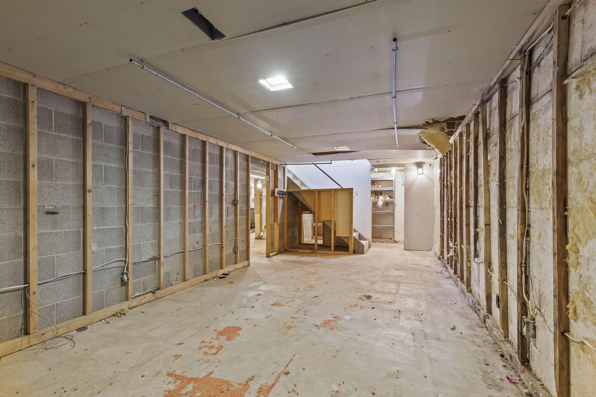 994 Autumn Lake Court