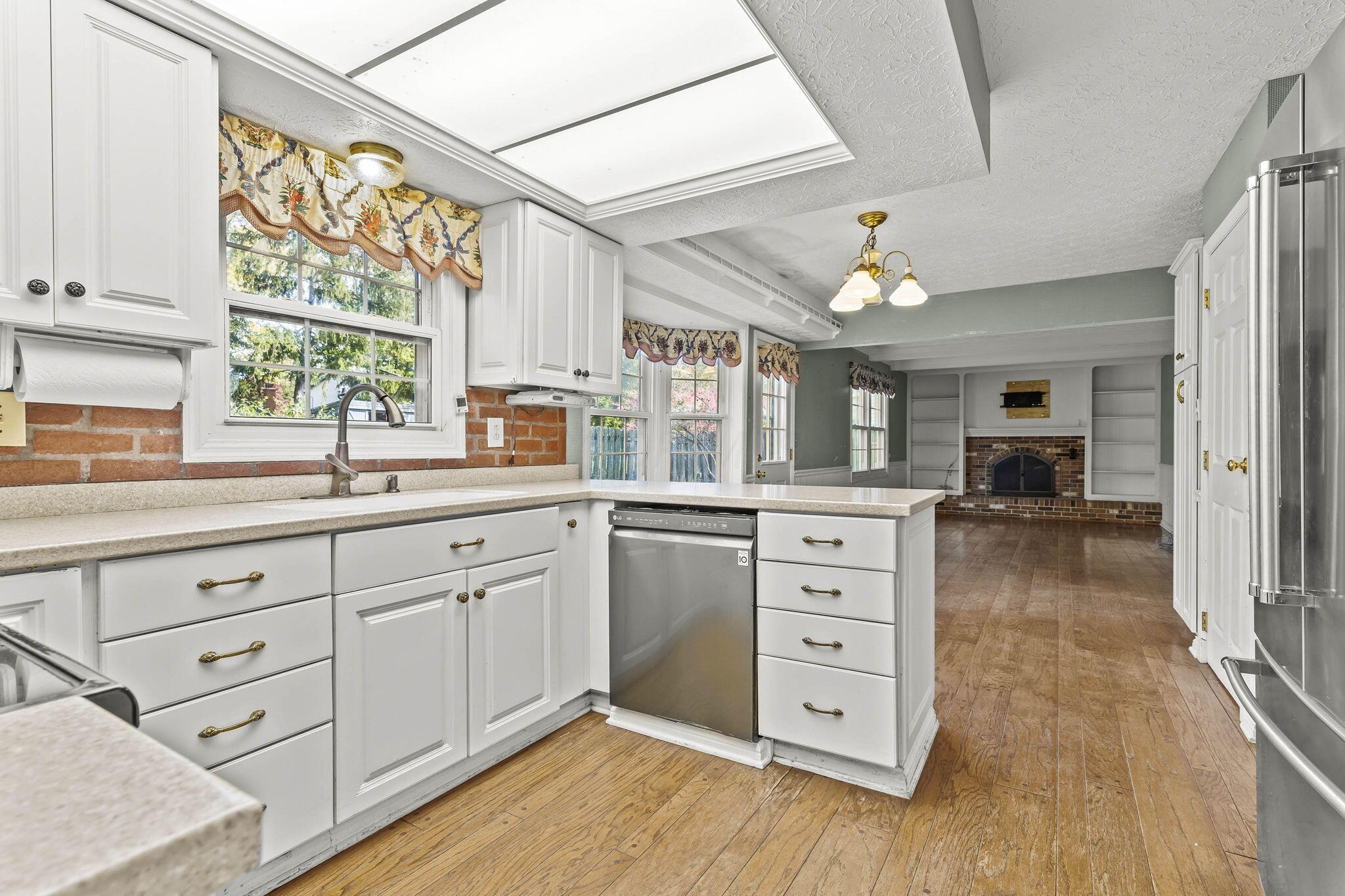 994 Autumn Lake Court