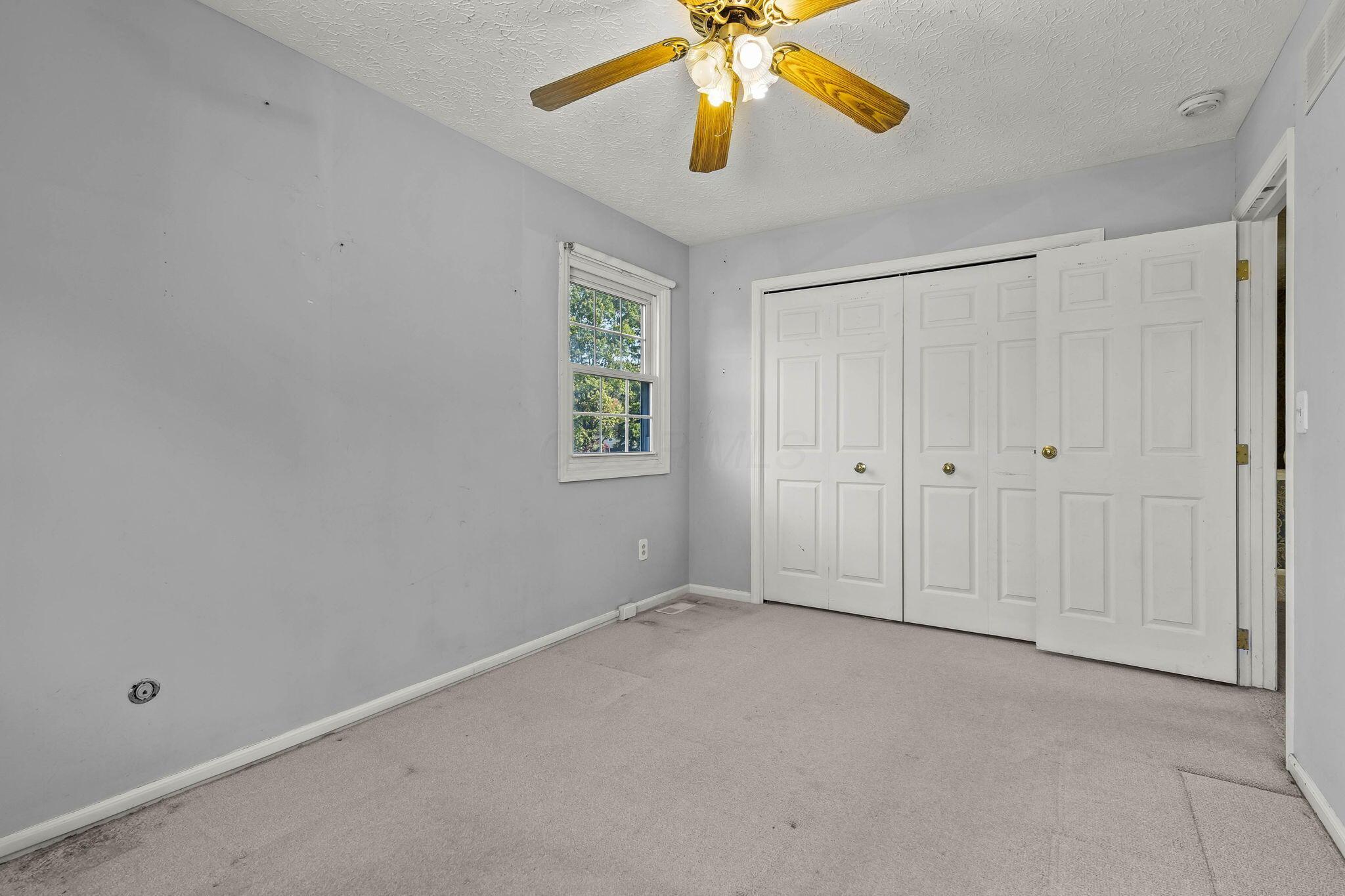 994 Autumn Lake Court