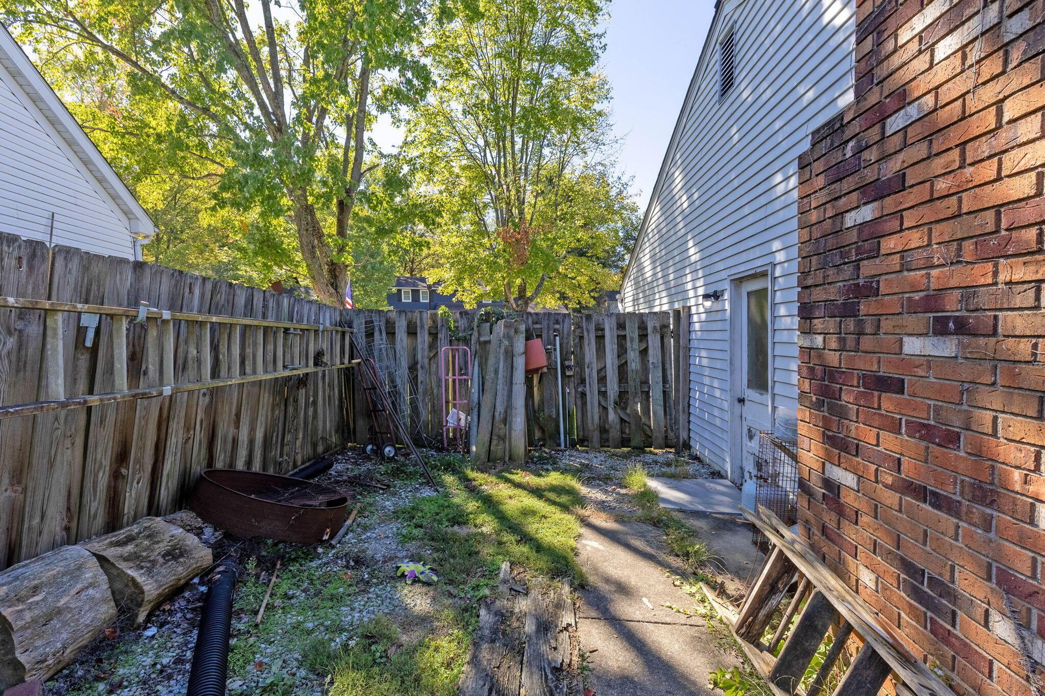 994 Autumn Lake Court