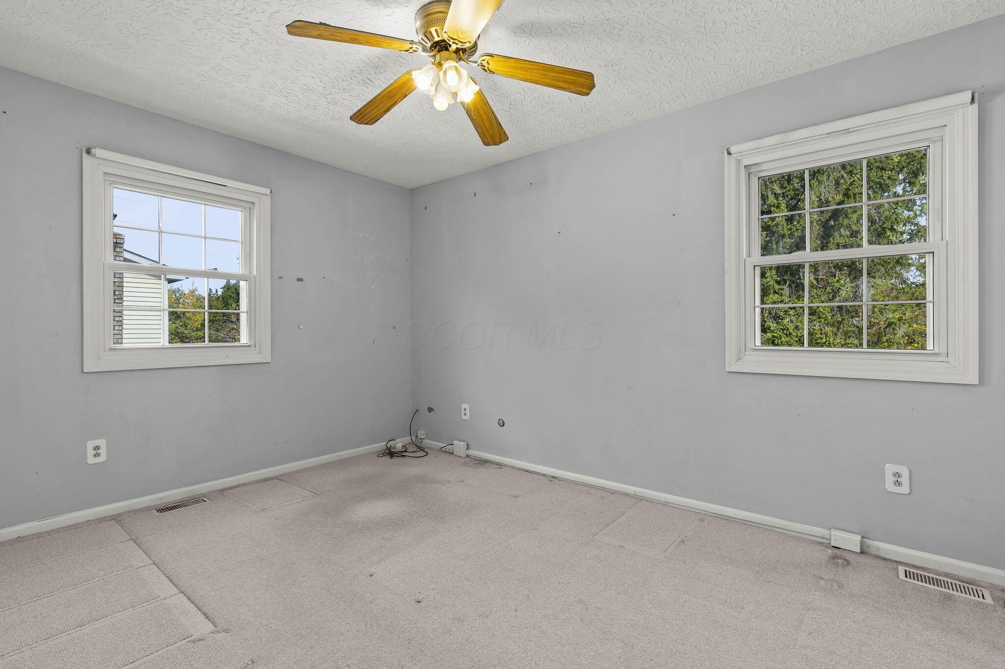 994 Autumn Lake Court