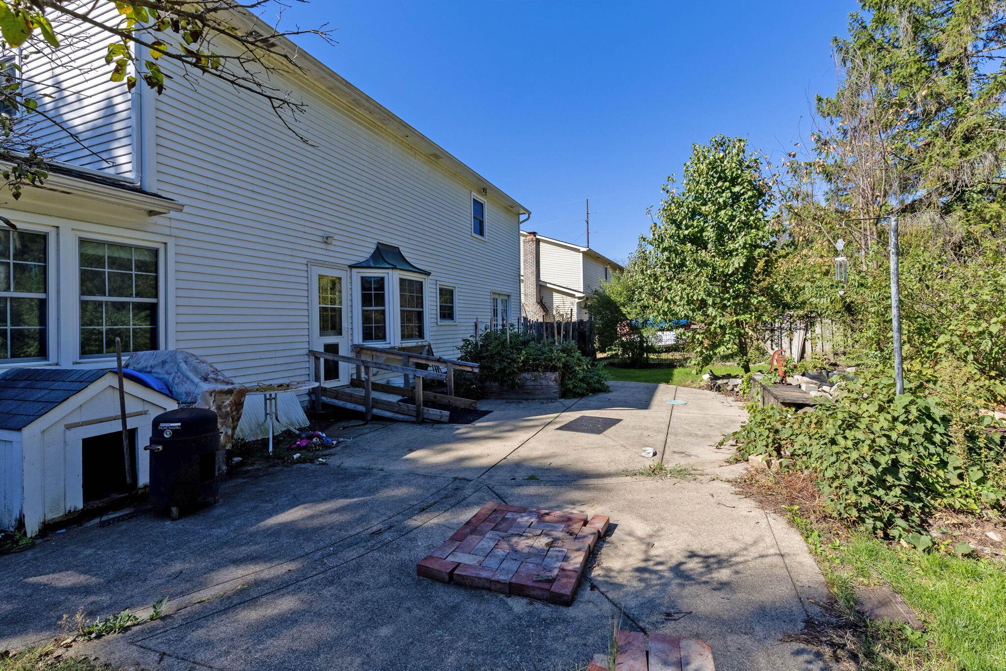 994 Autumn Lake Court