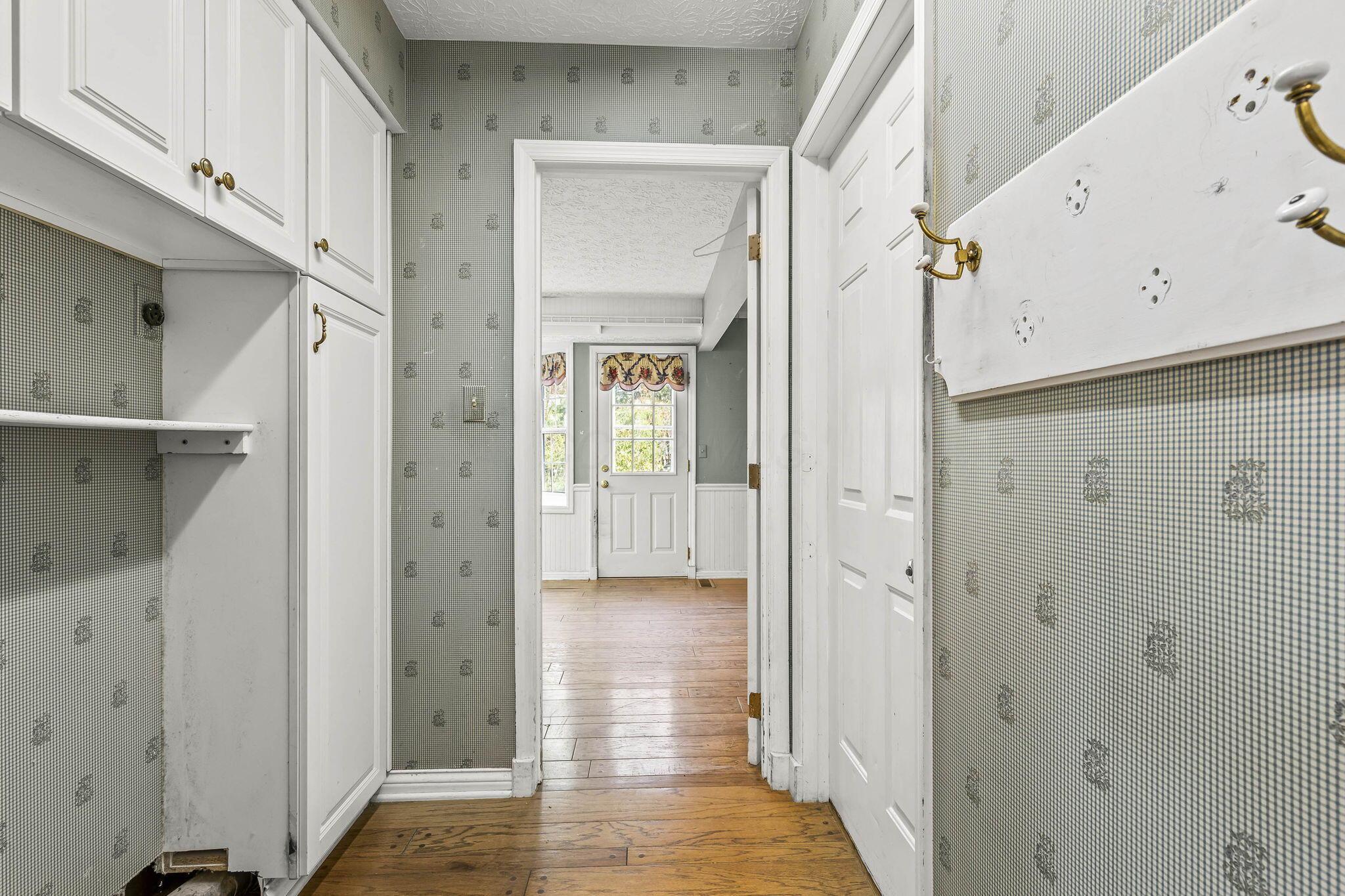 994 Autumn Lake Court