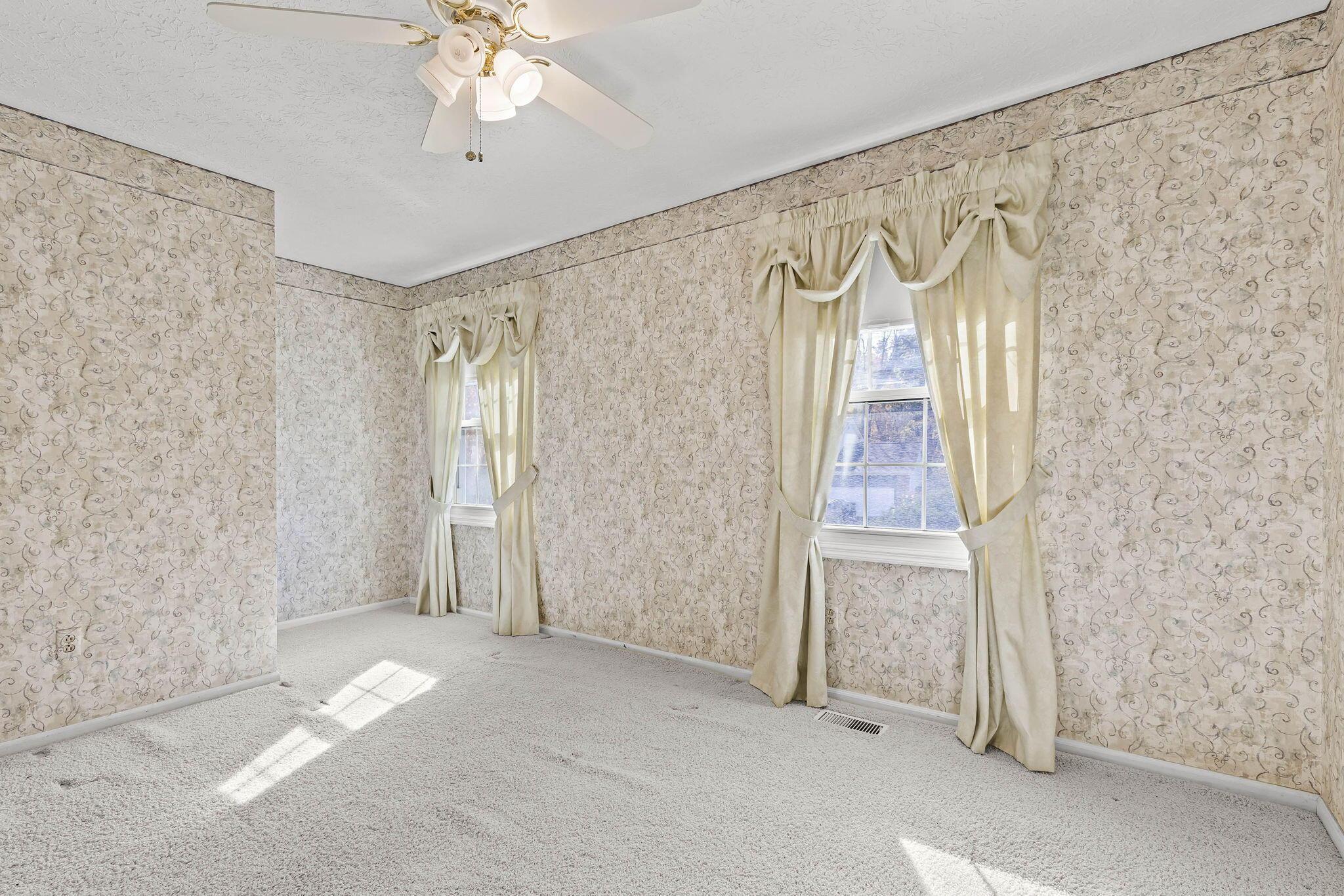 994 Autumn Lake Court