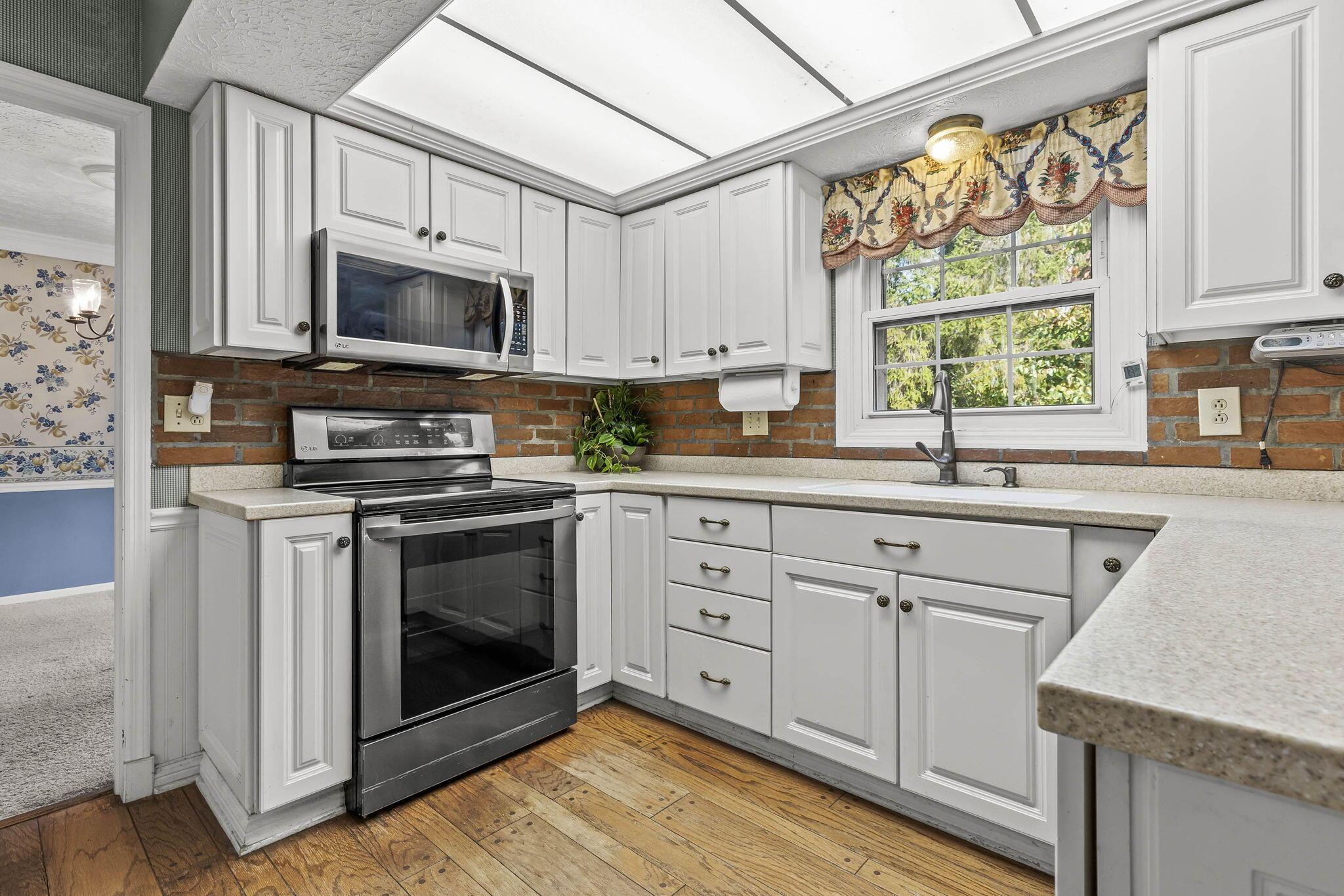 994 Autumn Lake Court