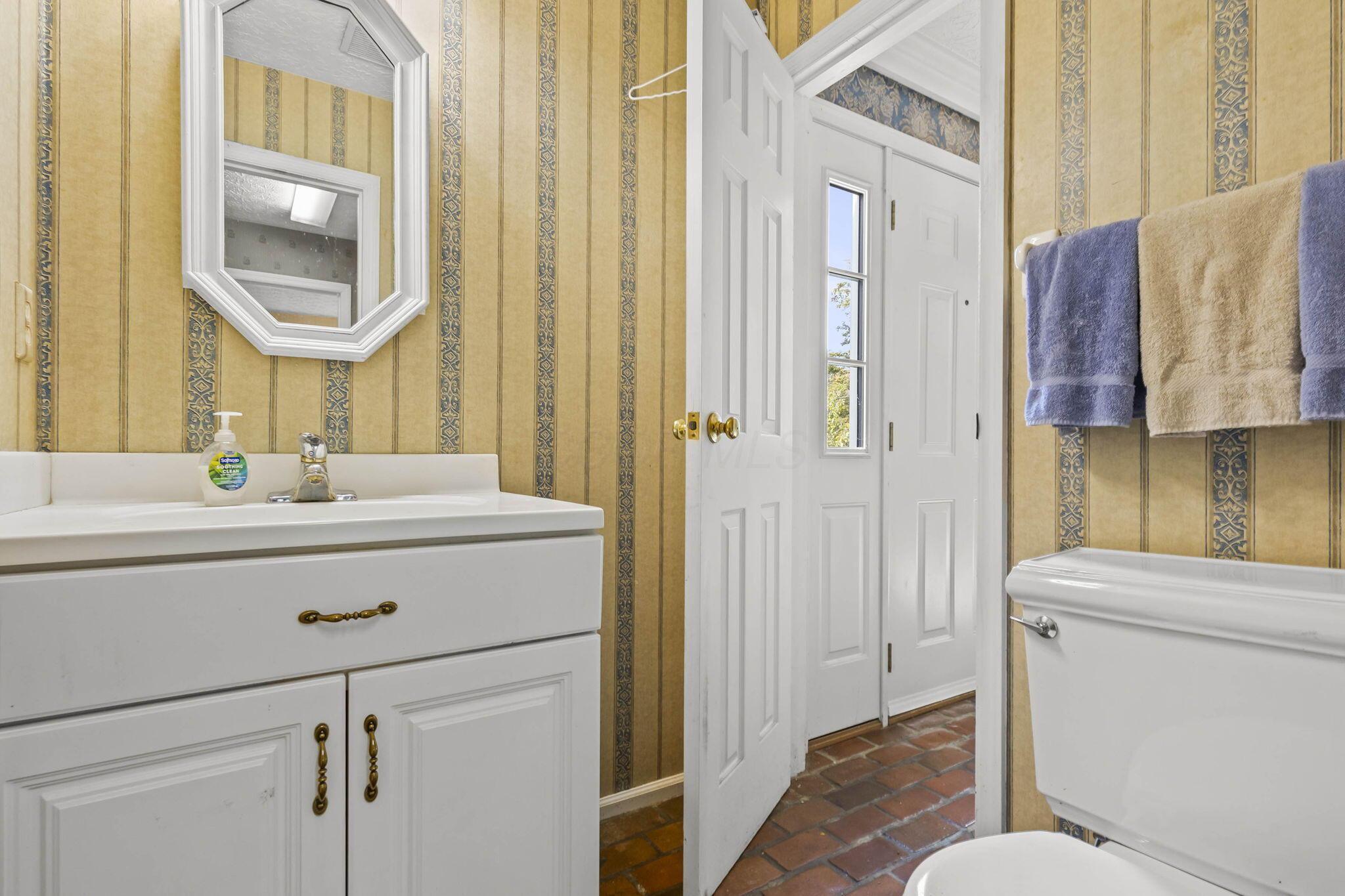 994 Autumn Lake Court