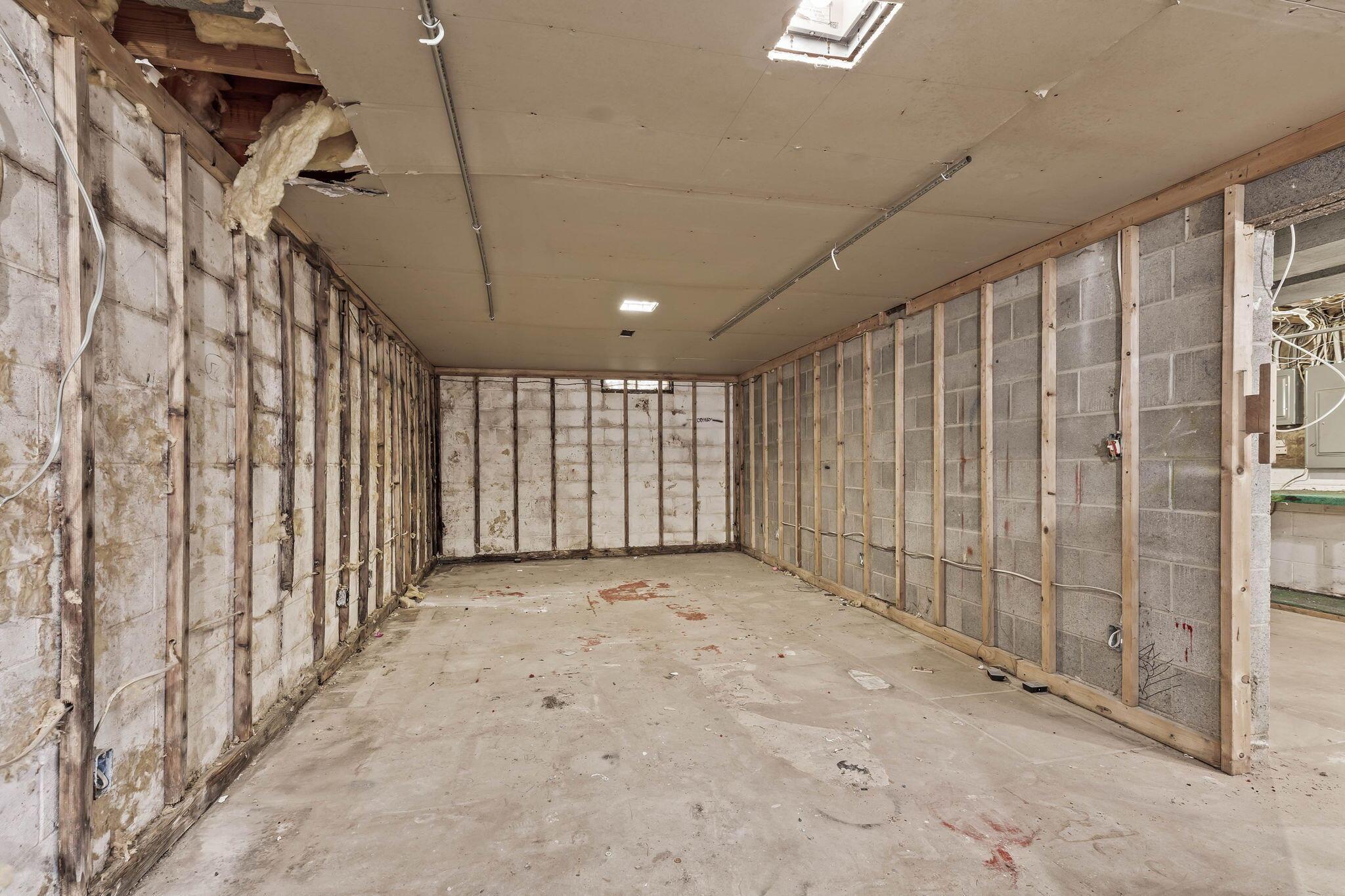 994 Autumn Lake Court