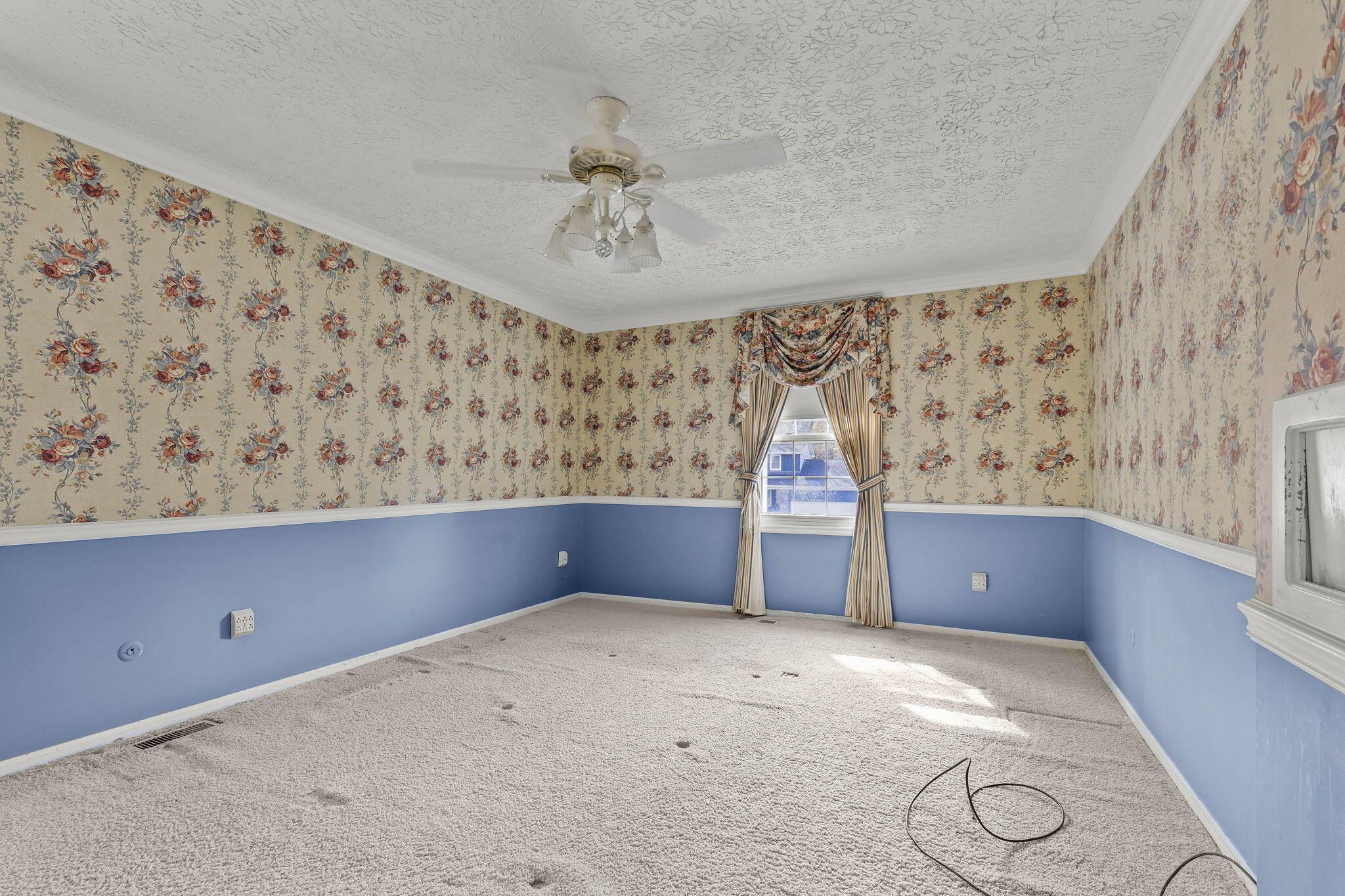 994 Autumn Lake Court