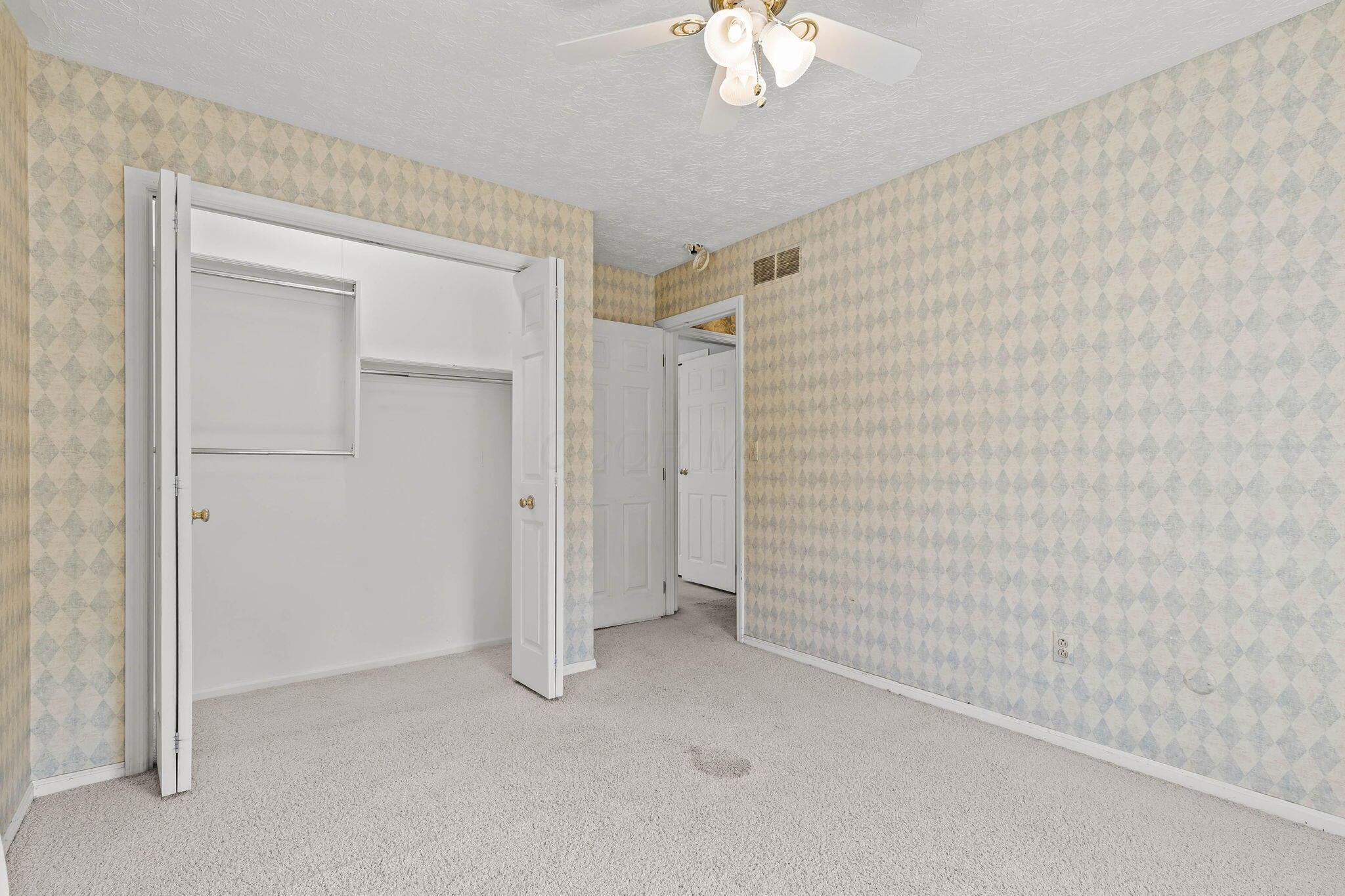 994 Autumn Lake Court