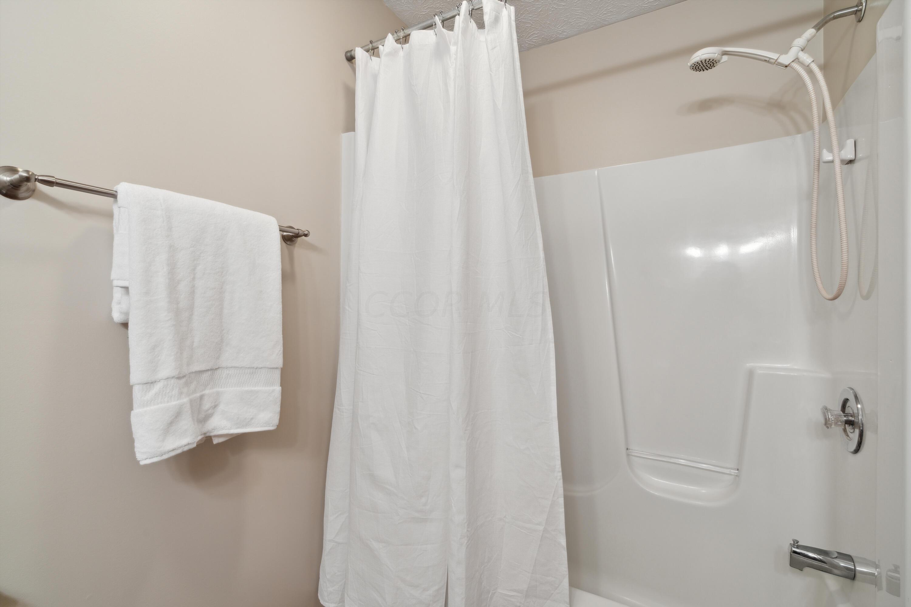 137 Carryback Drive SW