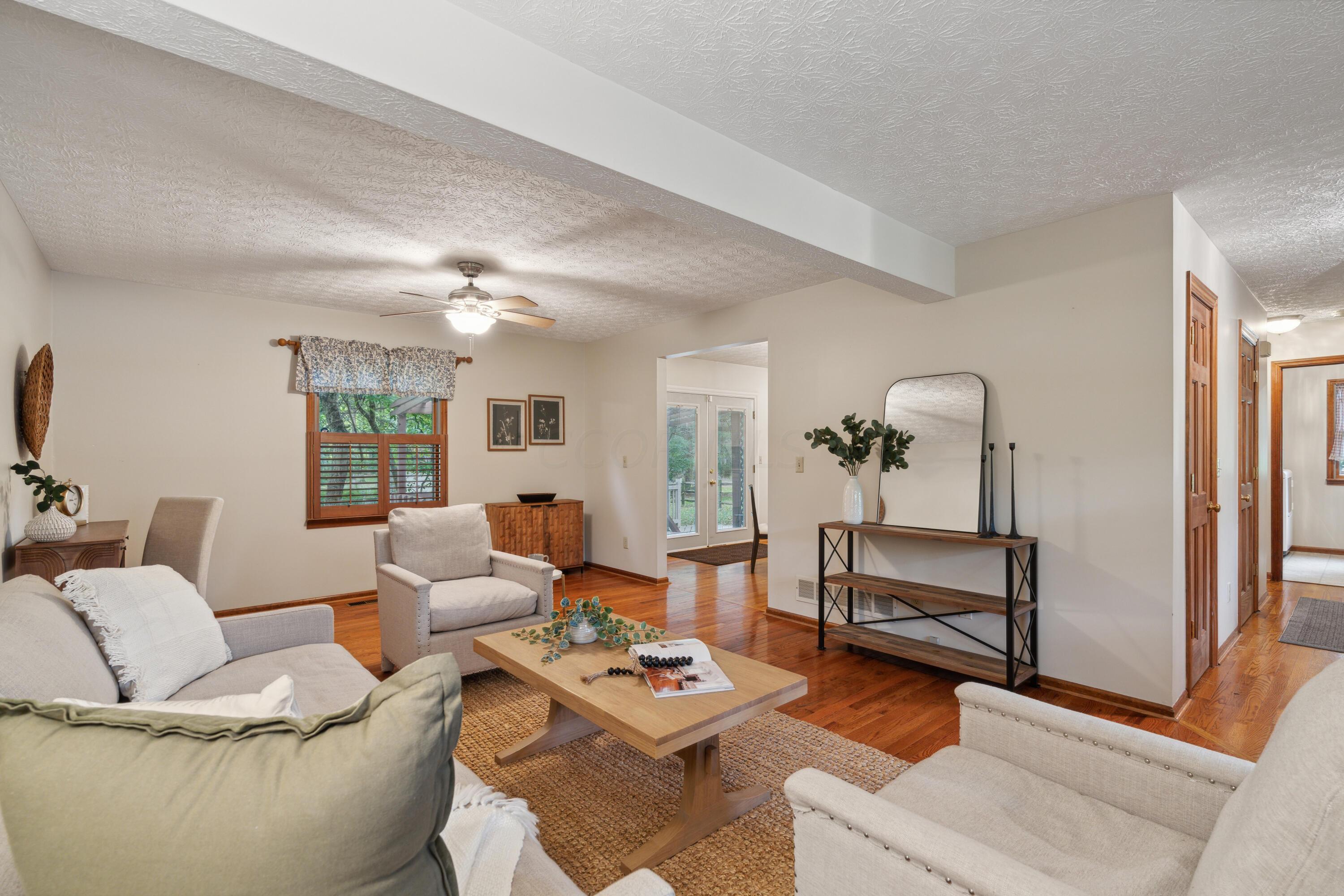 137 Carryback Drive SW