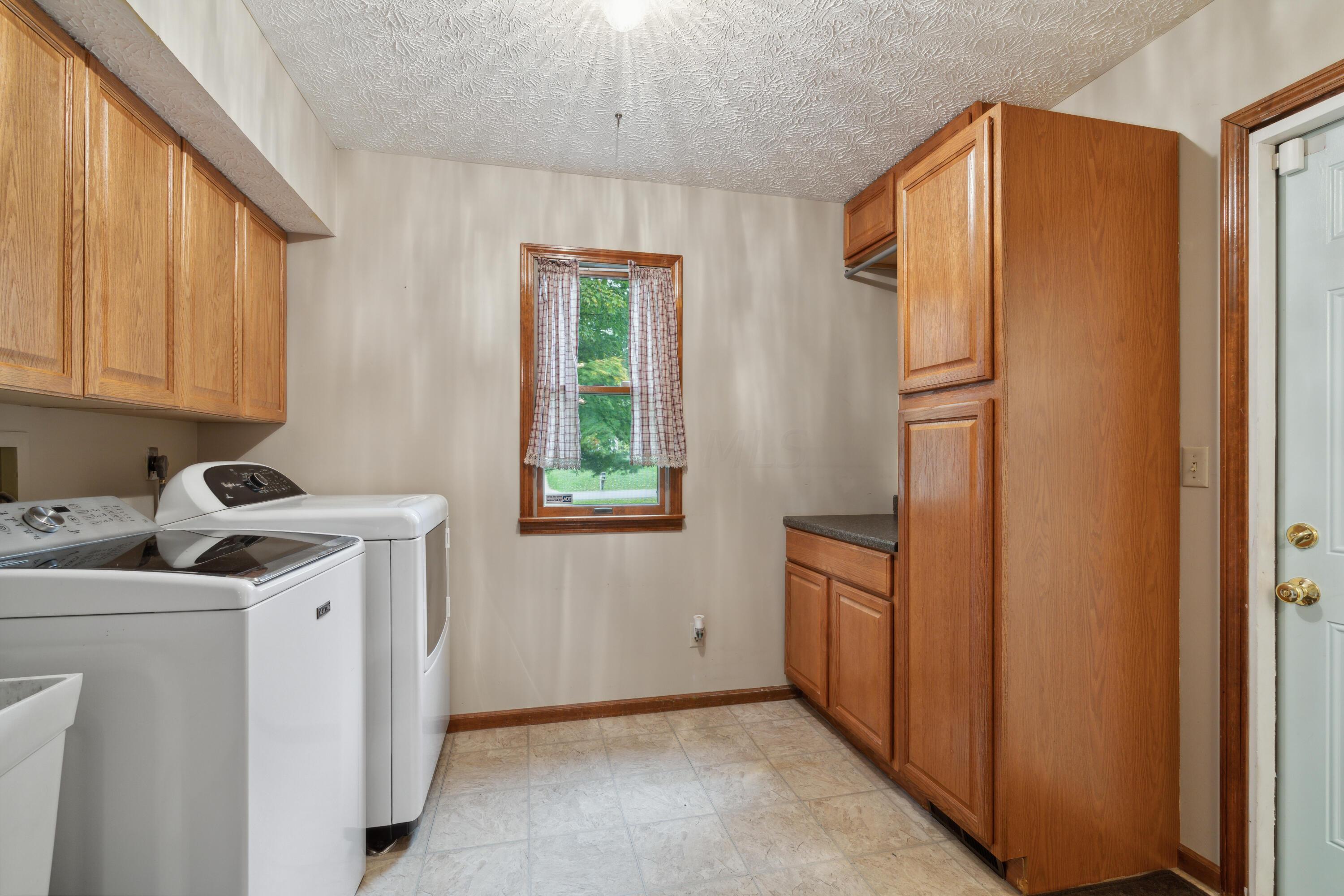 137 Carryback Drive SW