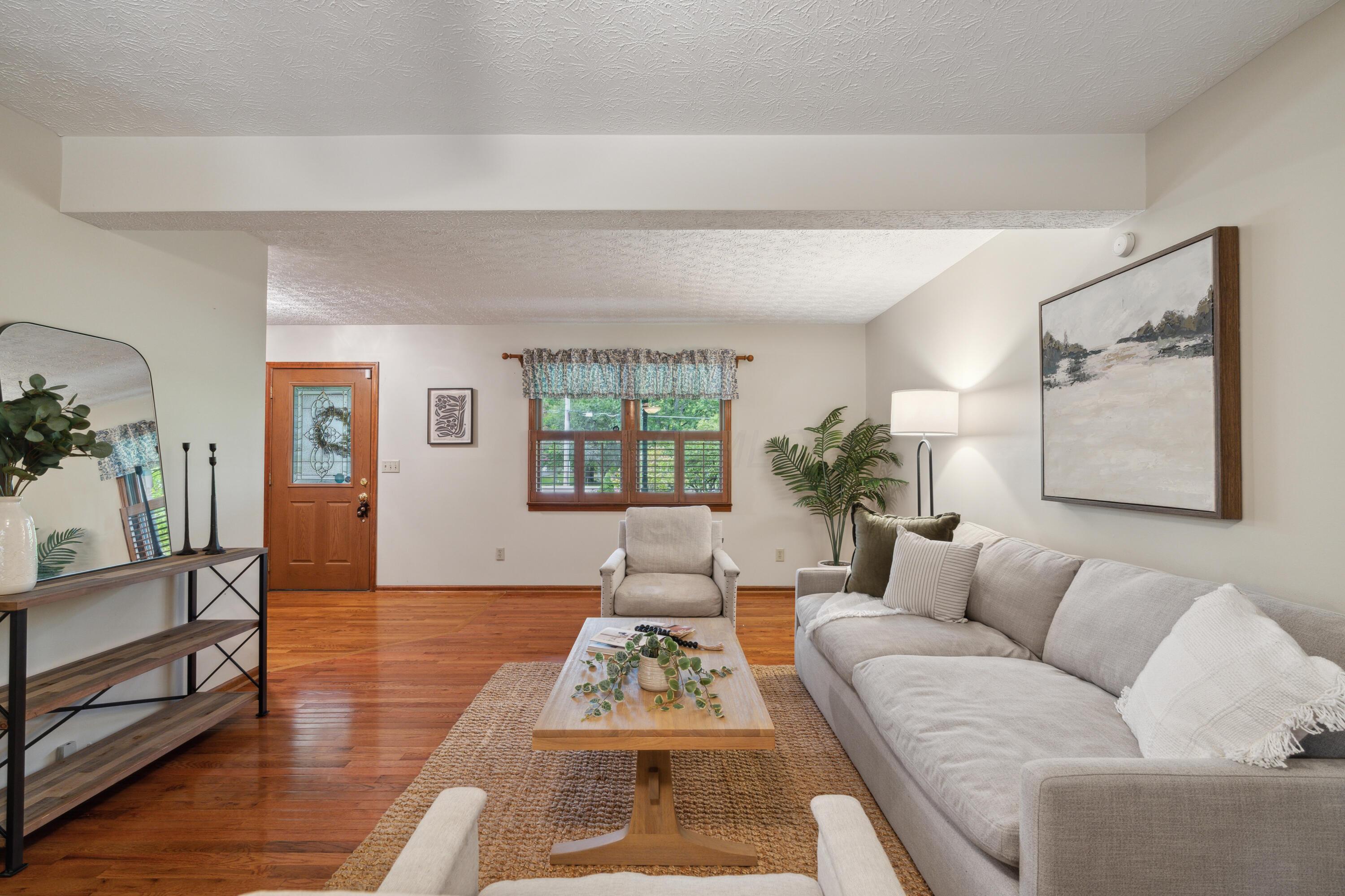 137 Carryback Drive SW