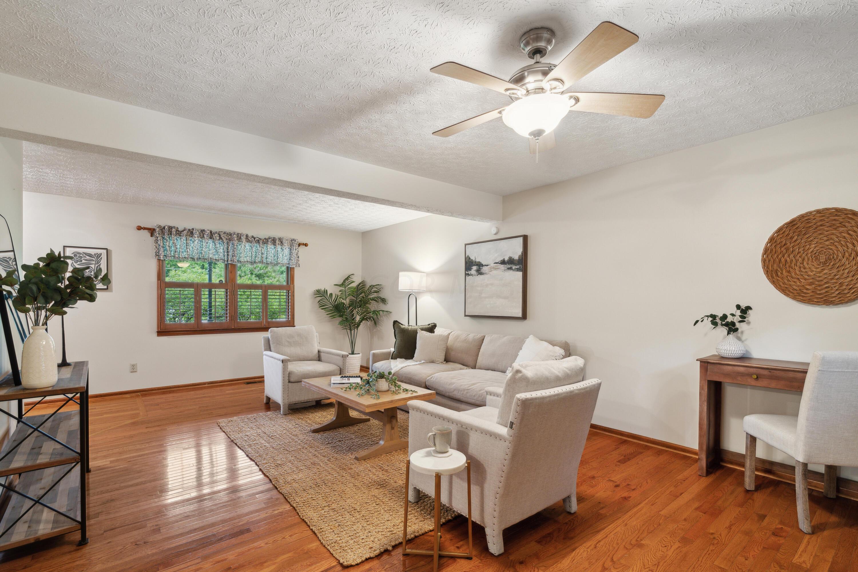 137 Carryback Drive SW