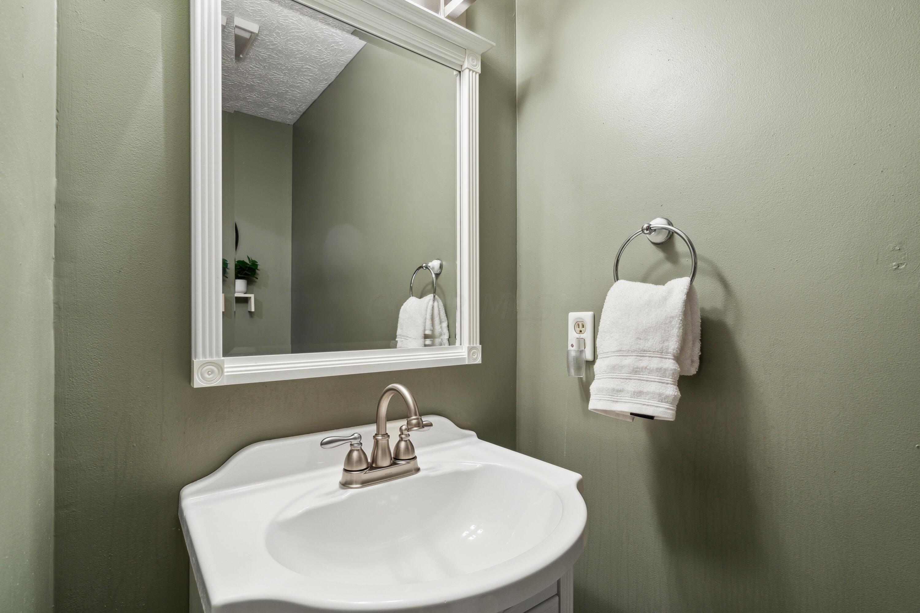 137 Carryback Drive SW