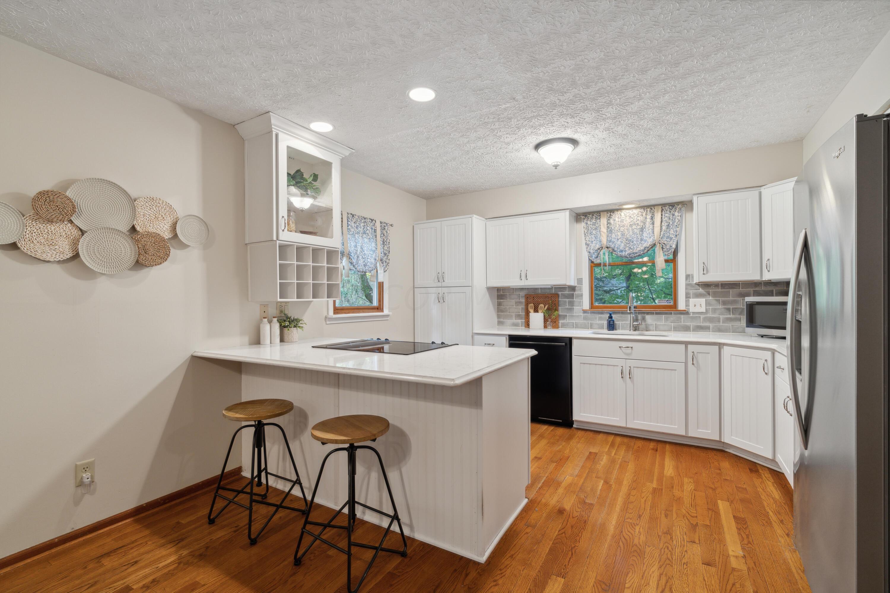 137 Carryback Drive SW